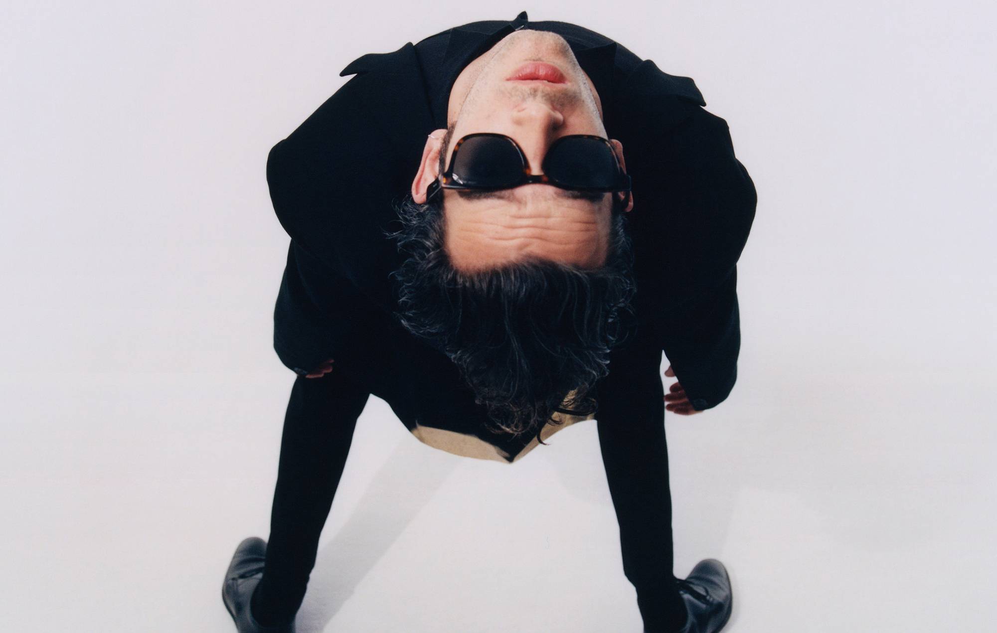 Matty Healy, de The 1975, habla sobre el riffing de 'All My Friends' de LCD Soundsystem para abrir el álbum