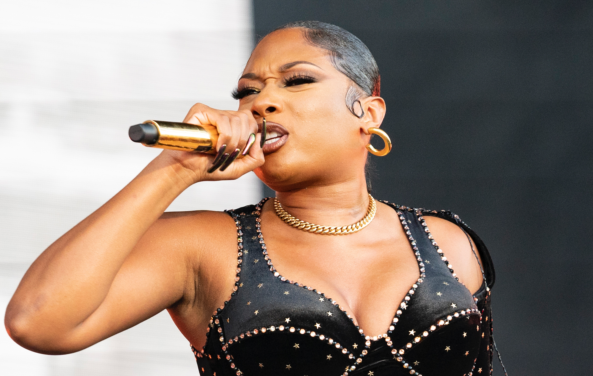 Megan Thee Stallion para "tomarse un respiro" tras el asalto a su casa: "Estoy muy cansada, física y emocionalmente"