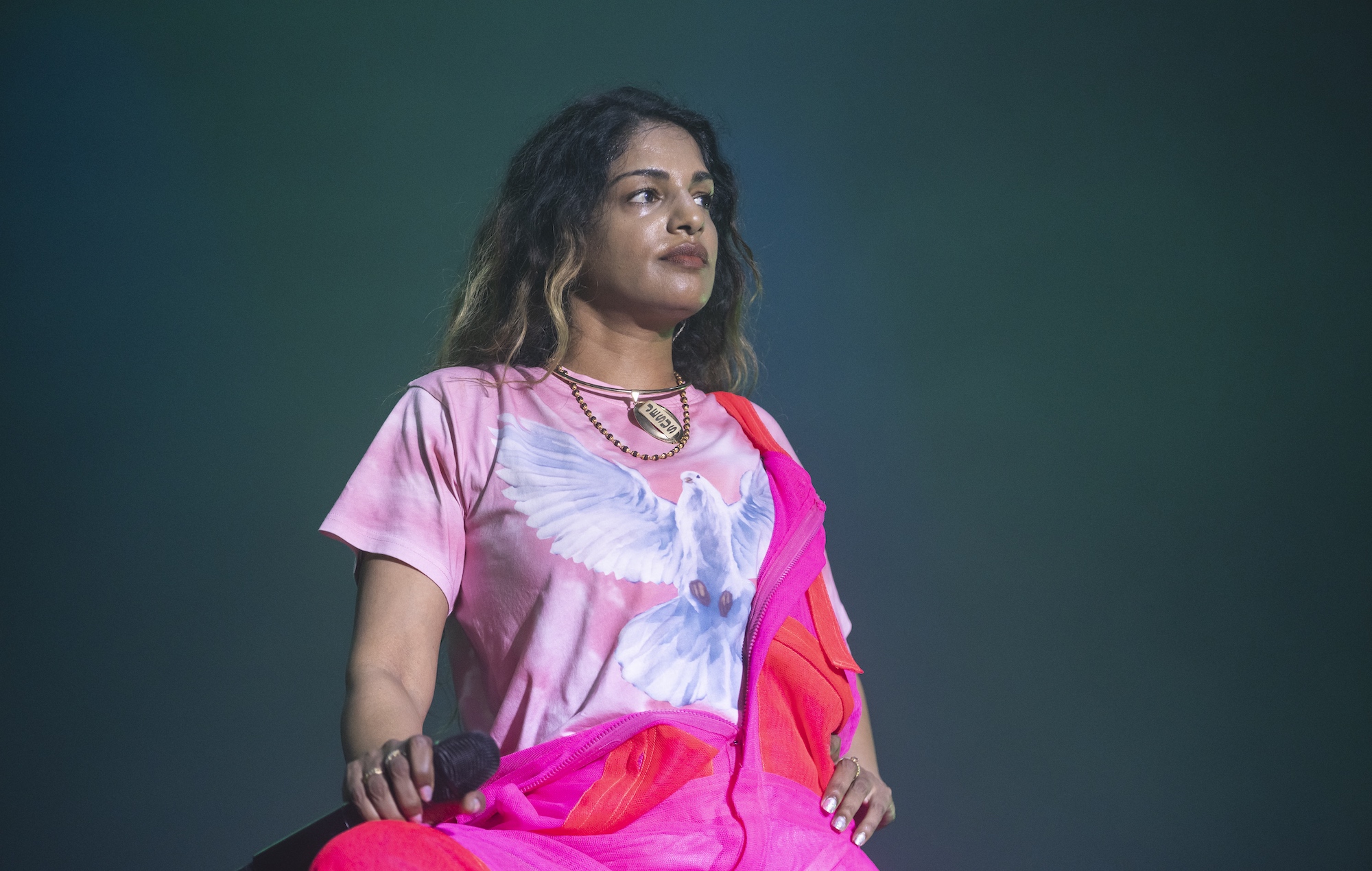 M.I.A. dice que "no es realmente" una anti-vacuna después de los comentarios de Sandy Hook