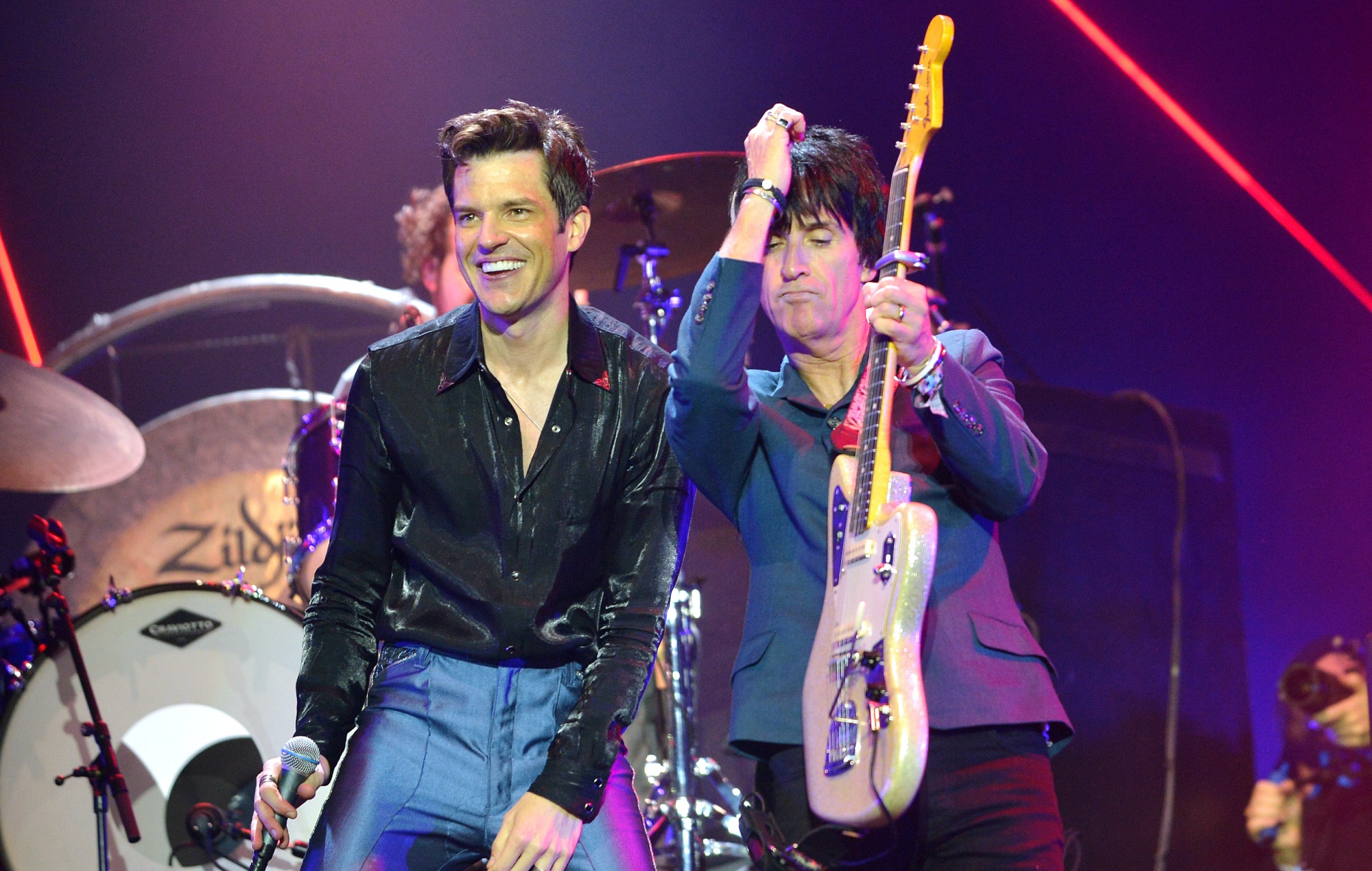 Mira cómo The Killers versiona 'Please, Please, Please...' de The Smiths con Johnny Marr
