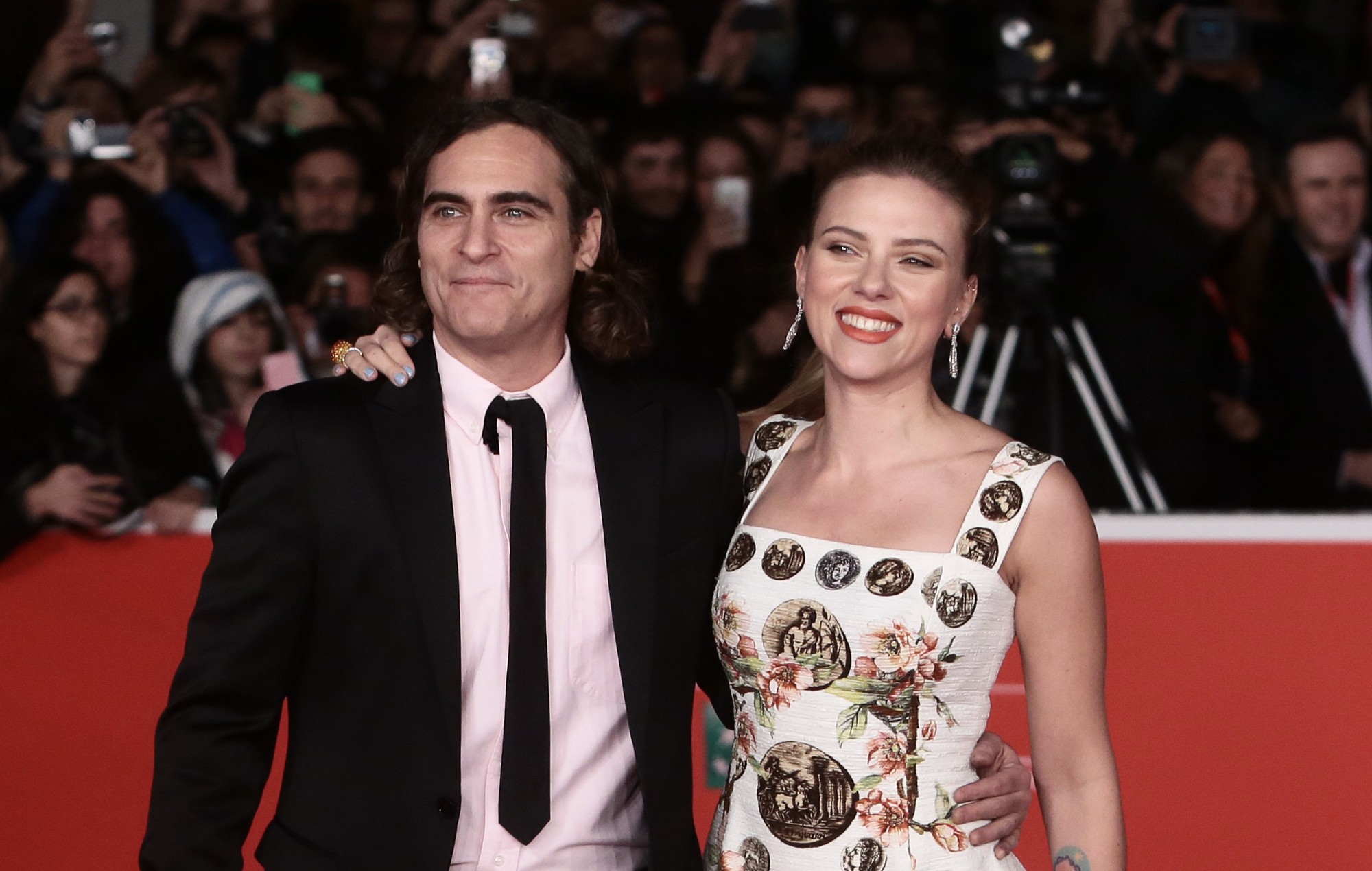 Scarlett Johansson asustó a Joaquin Phoenix durante la escena de sexo telefónico de 'Her'