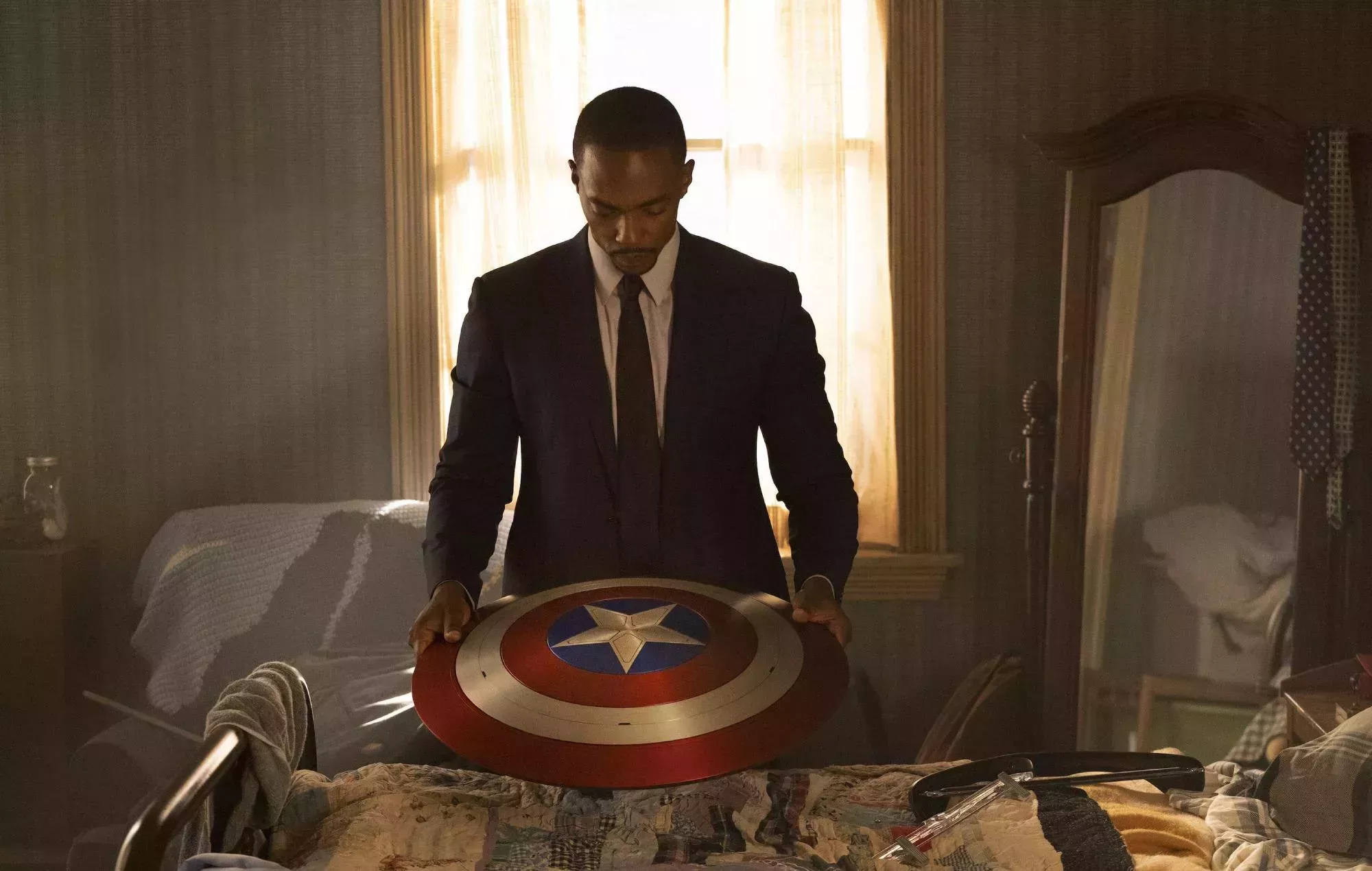 Anthony Mackie coincide con los comentarios de Tarantino sobre el Capitán América: 