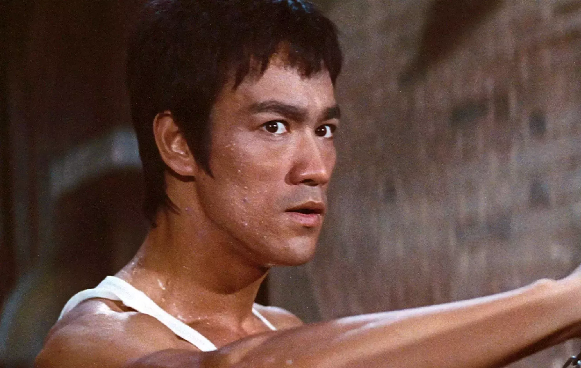 Bruce Lee podría haber muerto por beber demasiada agua, según los científicos