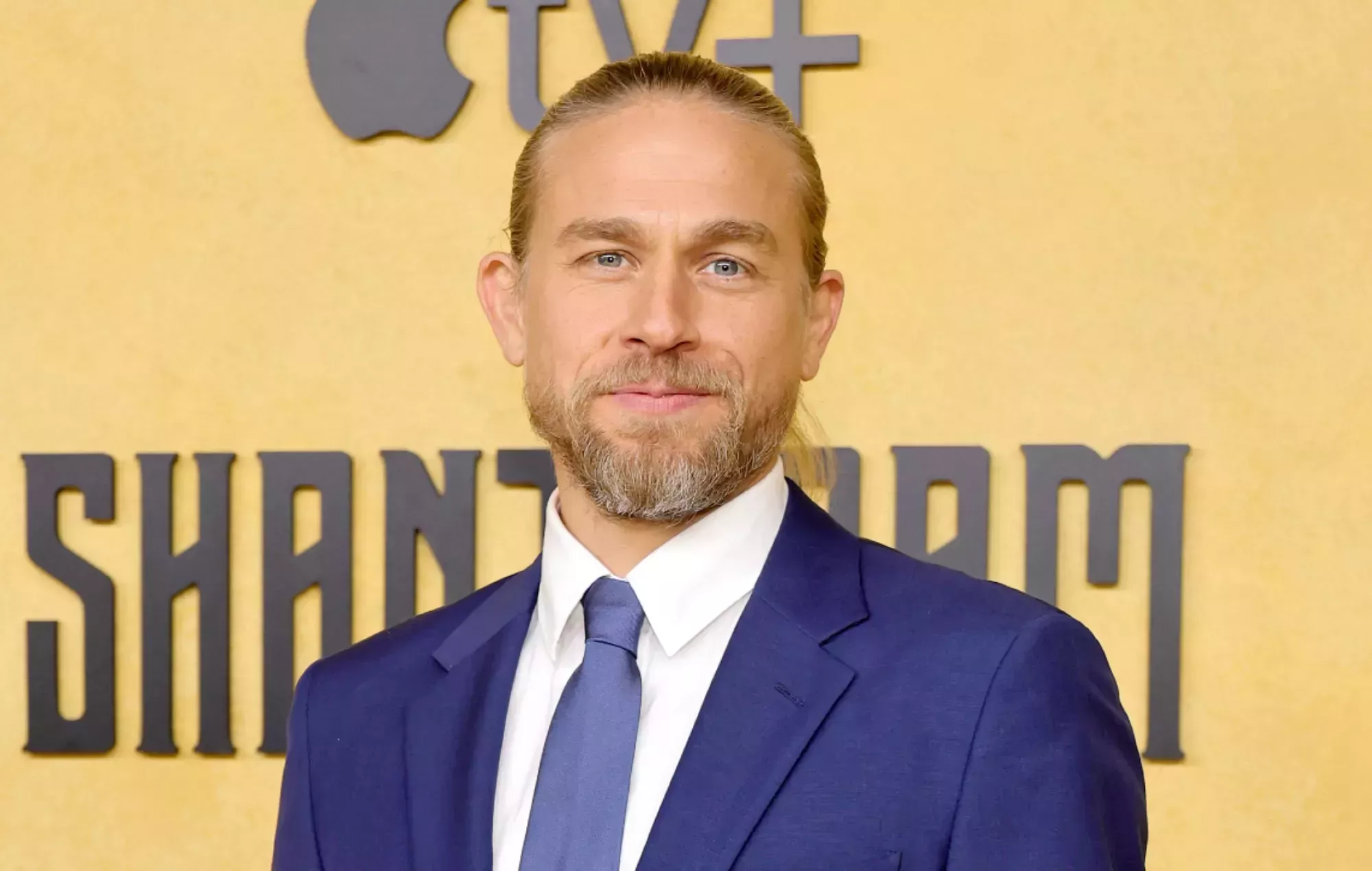Charlie Hunnam contrató a un coach dialectal para 'El Rey Arturo' para ayudarle a 