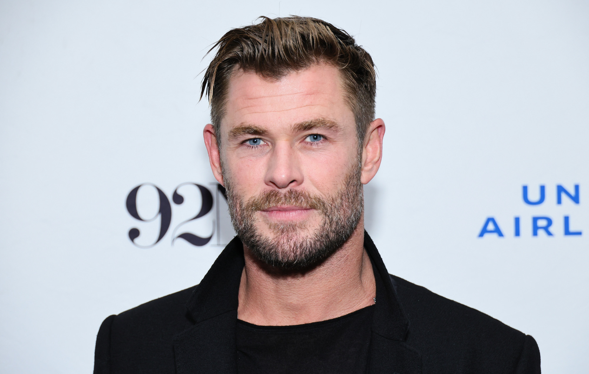 Chris Hemsworth se toma un descanso de la actuación tras revelar el riesgo de Alzheimer