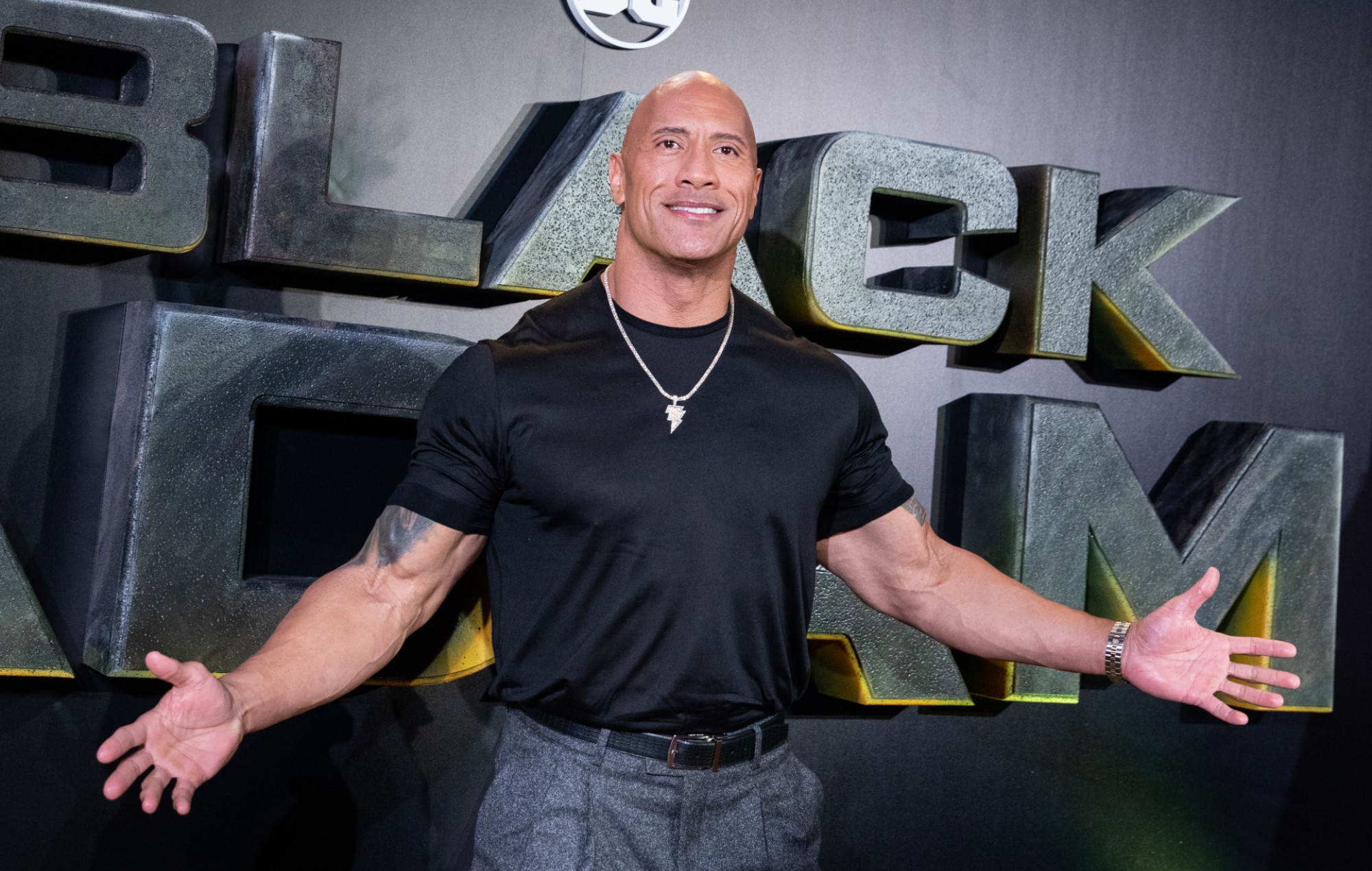 Dwayne Johnson dice que Warner Bros. no quería que Henry Cavill volviera como Superman