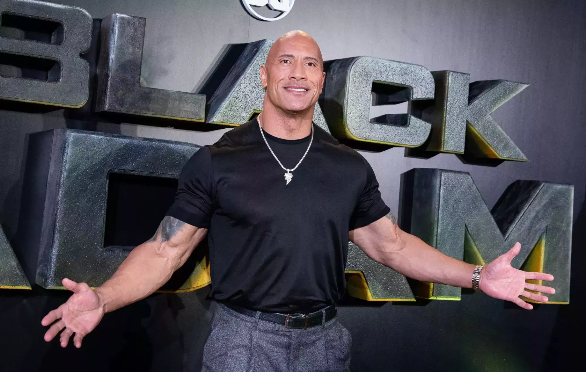 Dwayne Johnson dice que Warner Bros. no quería que Henry Cavill volviera como Superman