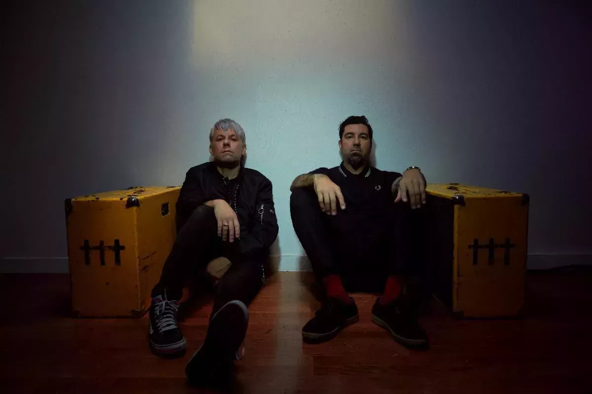 El proyecto paralelo de Chino Moreno, Crosses, lanza su nuevo single 'SENSATION'