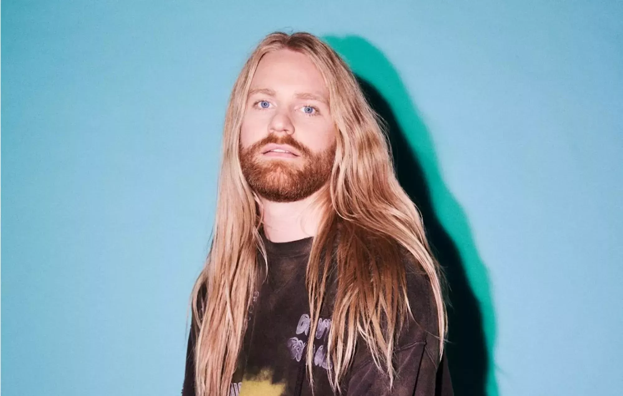 Escucha el nuevo y sincero single de Sam Ryder 