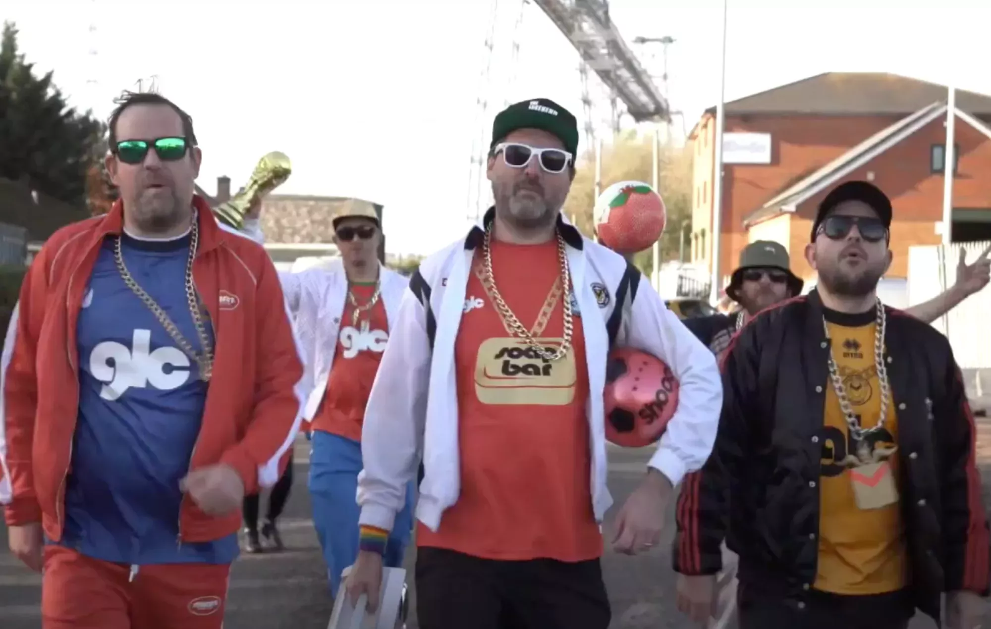 Goldie Lookin Chain estrena el himno de la Copa del Mundo 'Football Football Football'