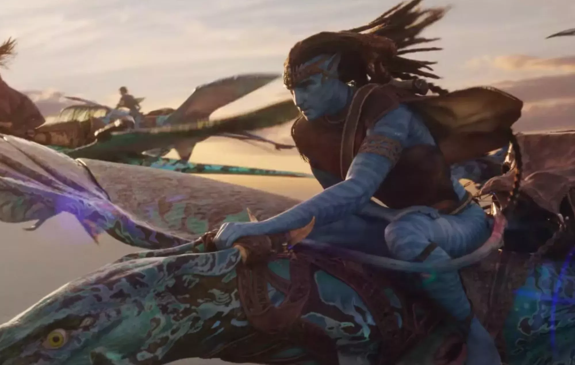 Mira cómo Sully recorre nuevos mundos submarinos en el último tráiler de 'Avatar: La forma del agua'