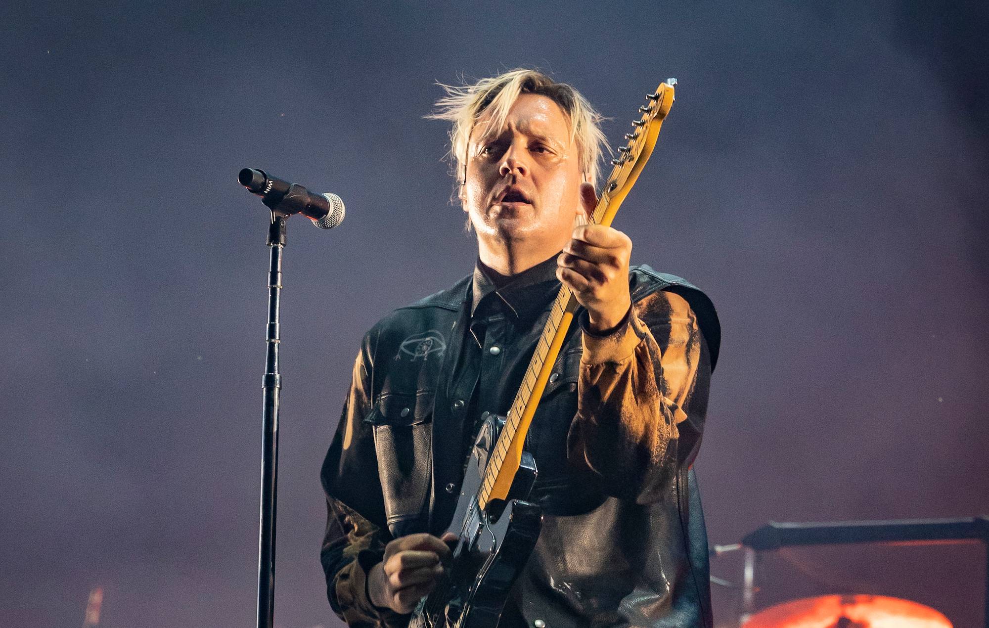 Una quinta persona acusa a Win Butler, de Arcade Fire, de comportamiento "emocionalmente abusivo"