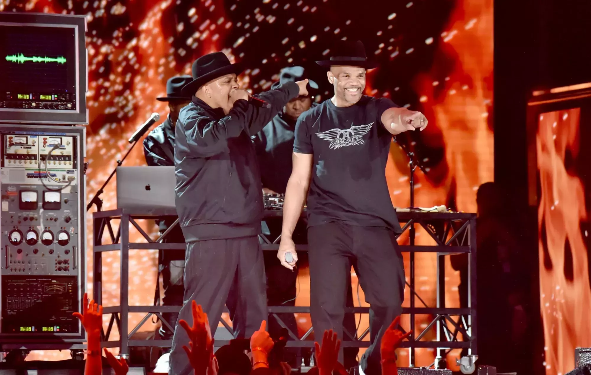 Vea a Run-DMC interpretar 