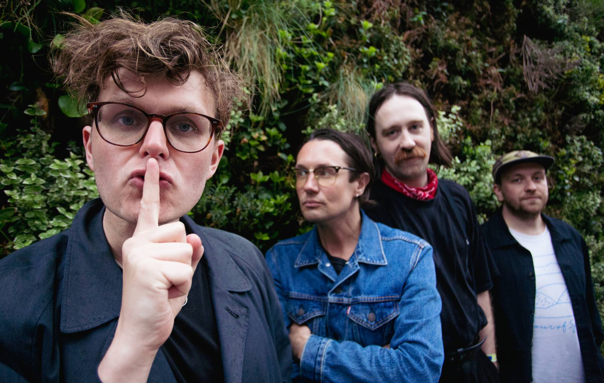 Yard Act anuncia la versión doblada del álbum de debut 'The Overload' de Mad Professor