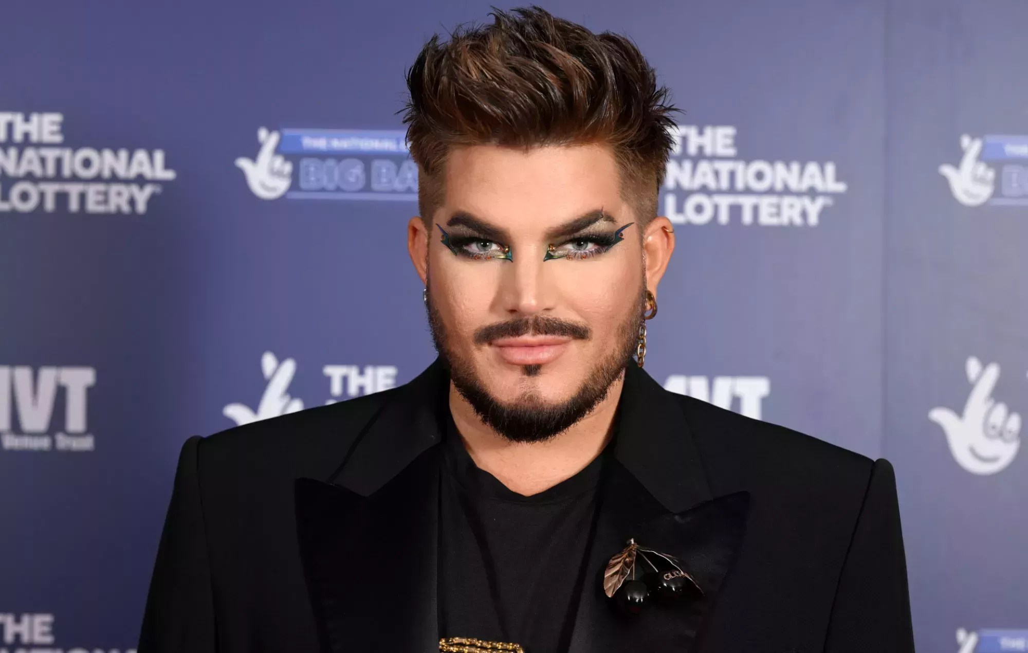 Adam Lambert anuncia su nuevo álbum 'High Drama' y comparte una versión de 'Ordinary World' de Duran Duran