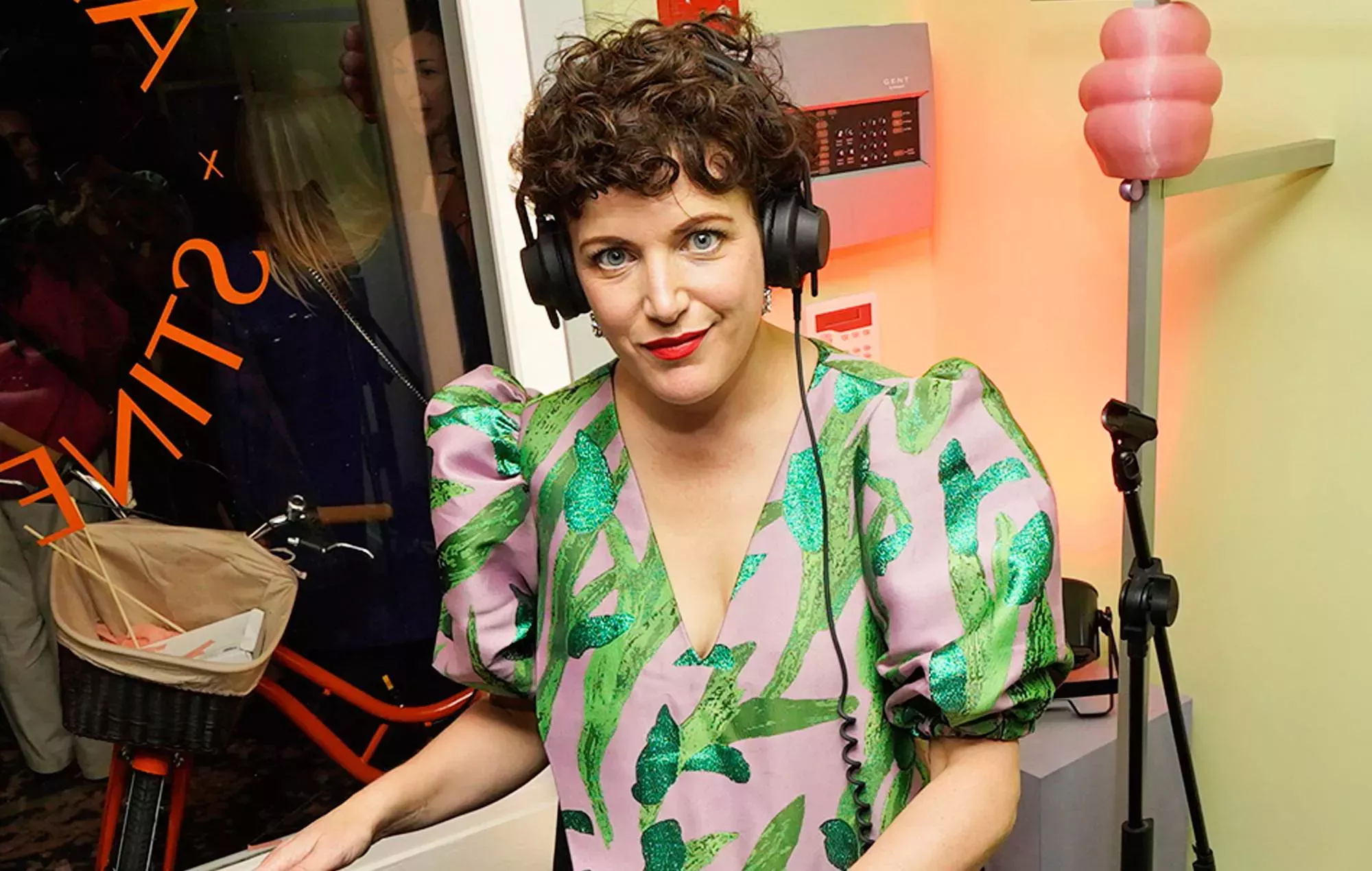 Annie Mac pide un USB robado que contiene