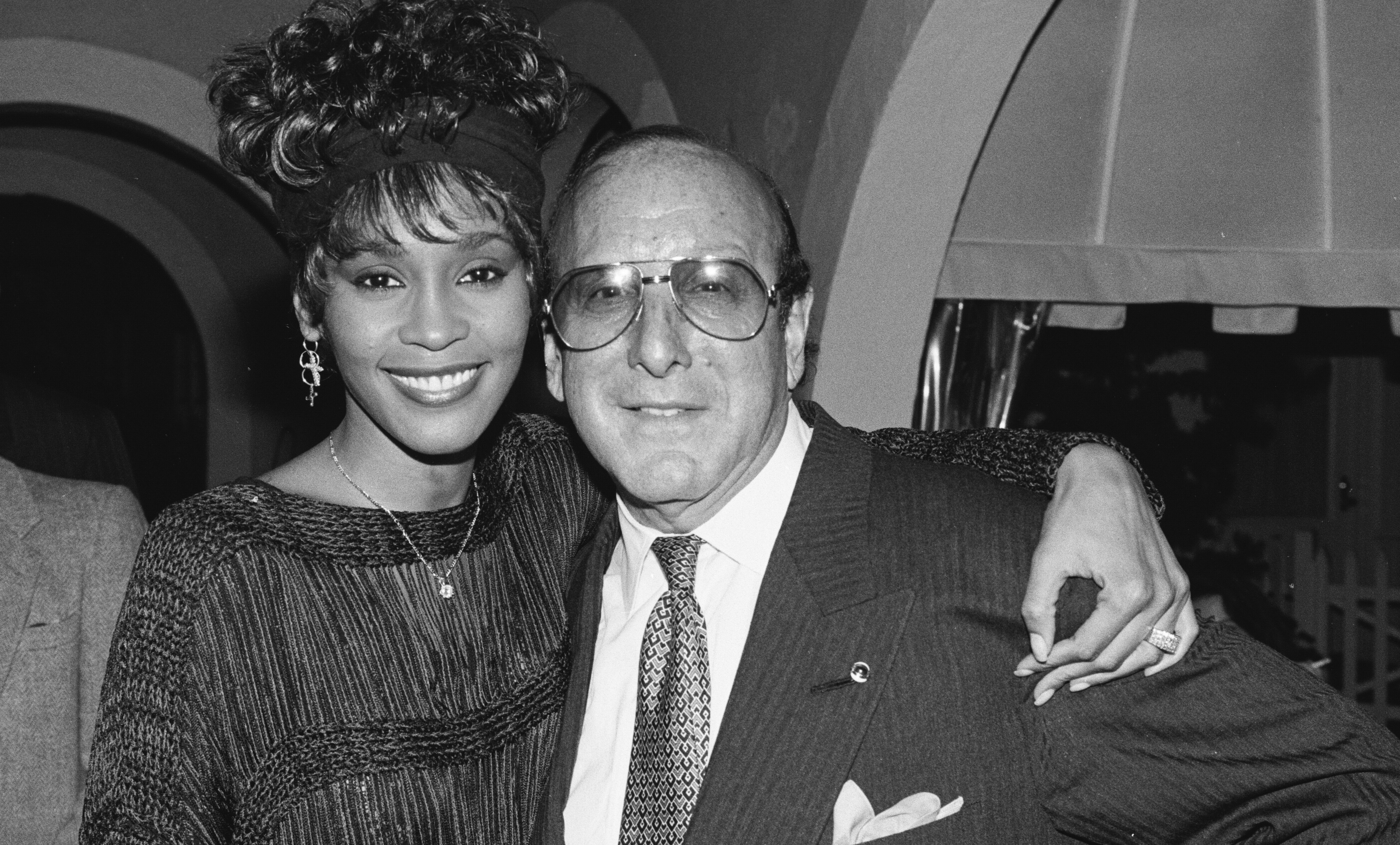 

	
		Clive Davis y Maureen Crowe cuentan cómo se hizo la banda sonora de "Bodyguard" de Whitney Houston, recreada en la película biográfica "I Wanna Dance
	
	