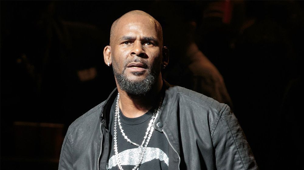 

	
		El nuevo álbum de R. Kelly, "I Admit", es un pirata y no un lanzamiento oficial, confirma un representante de Sony
	
	