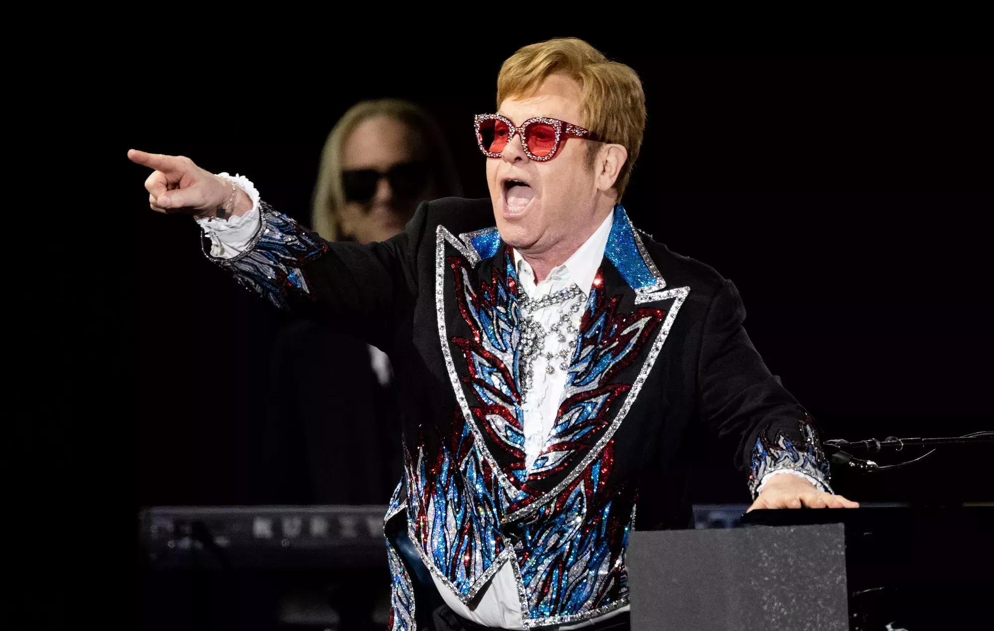 Elton John anuncia que deja Twitter: 