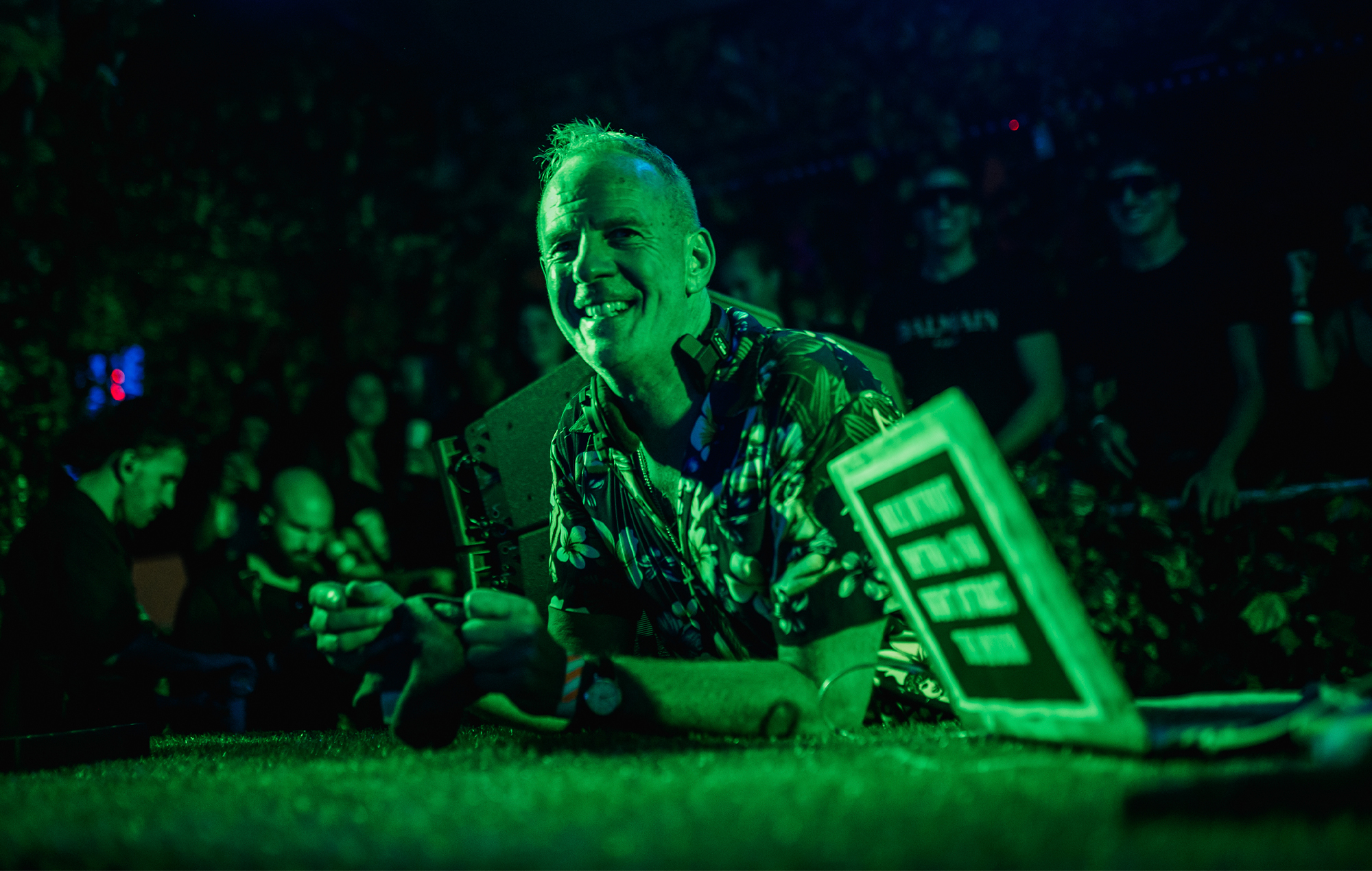 Fatboy Slim dice que la pandemia de COVID-19 hizo que la gente echara de menos el "sentimiento de comunidad" en los espectáculos en directo