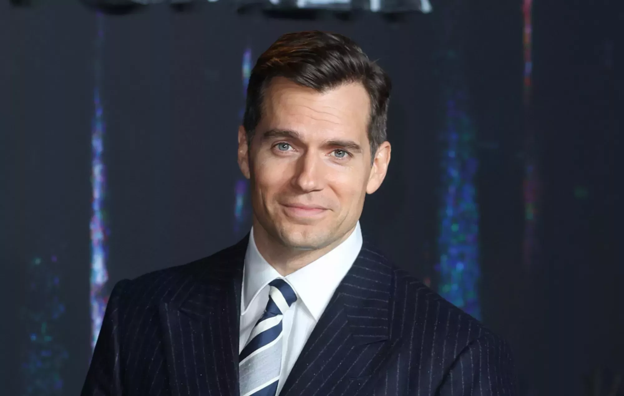 Henry Cavill protagonizará y producirá una nueva serie de Warhammer para Amazon