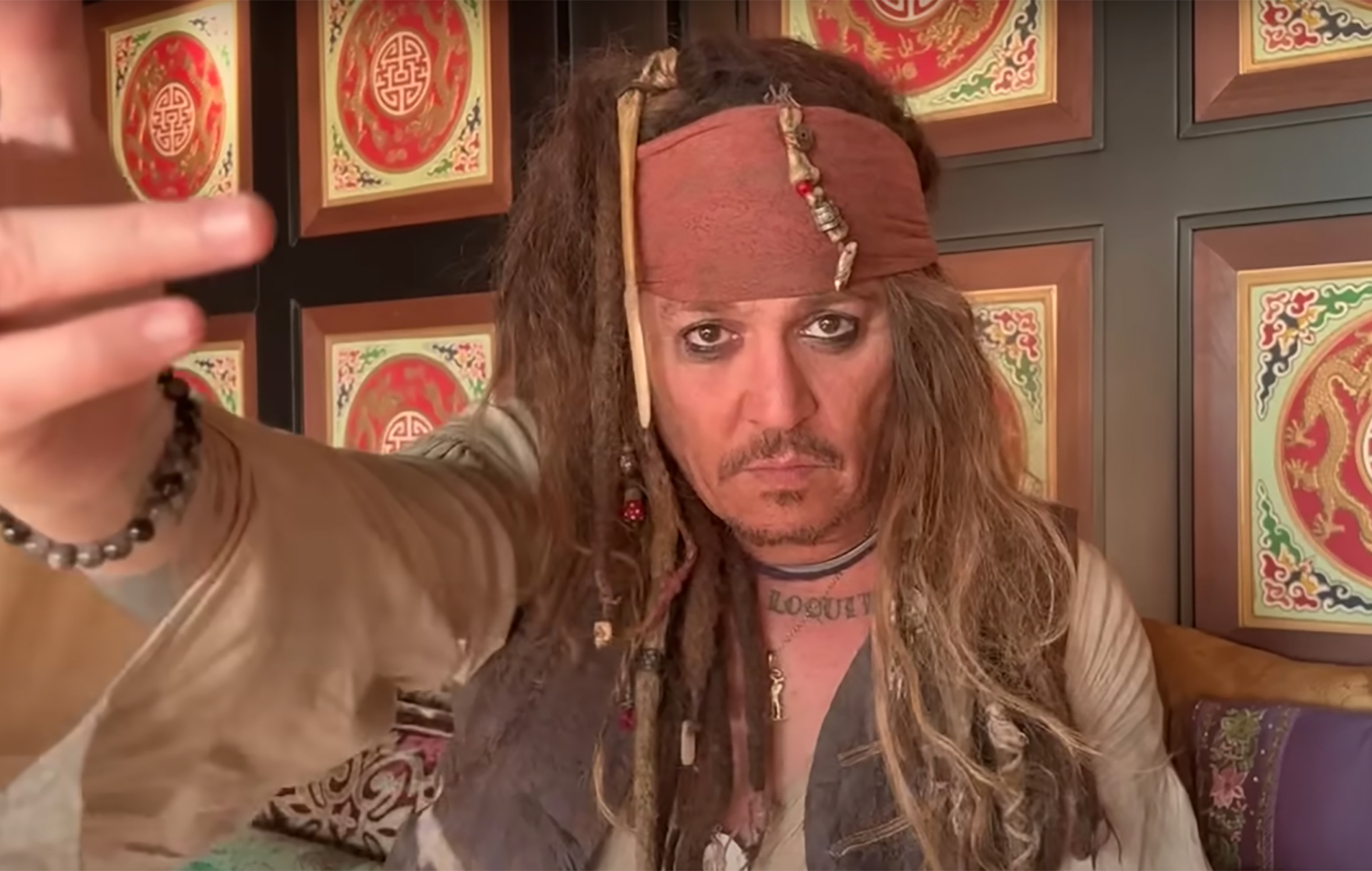 Johnny Depp reedita el papel de Jack Sparrow en un vídeo para un fan enfermo terminal