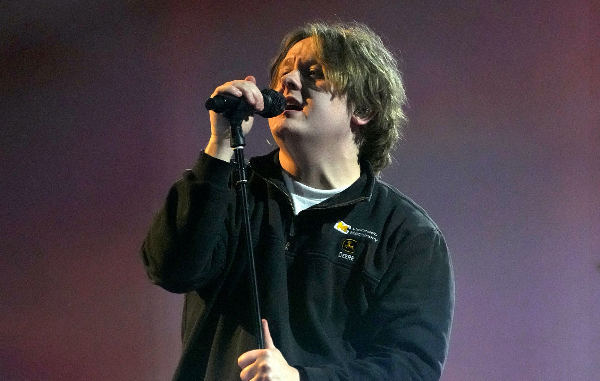 Lewis Capaldi dice que la venta de entradas en Alemania es "abismal"