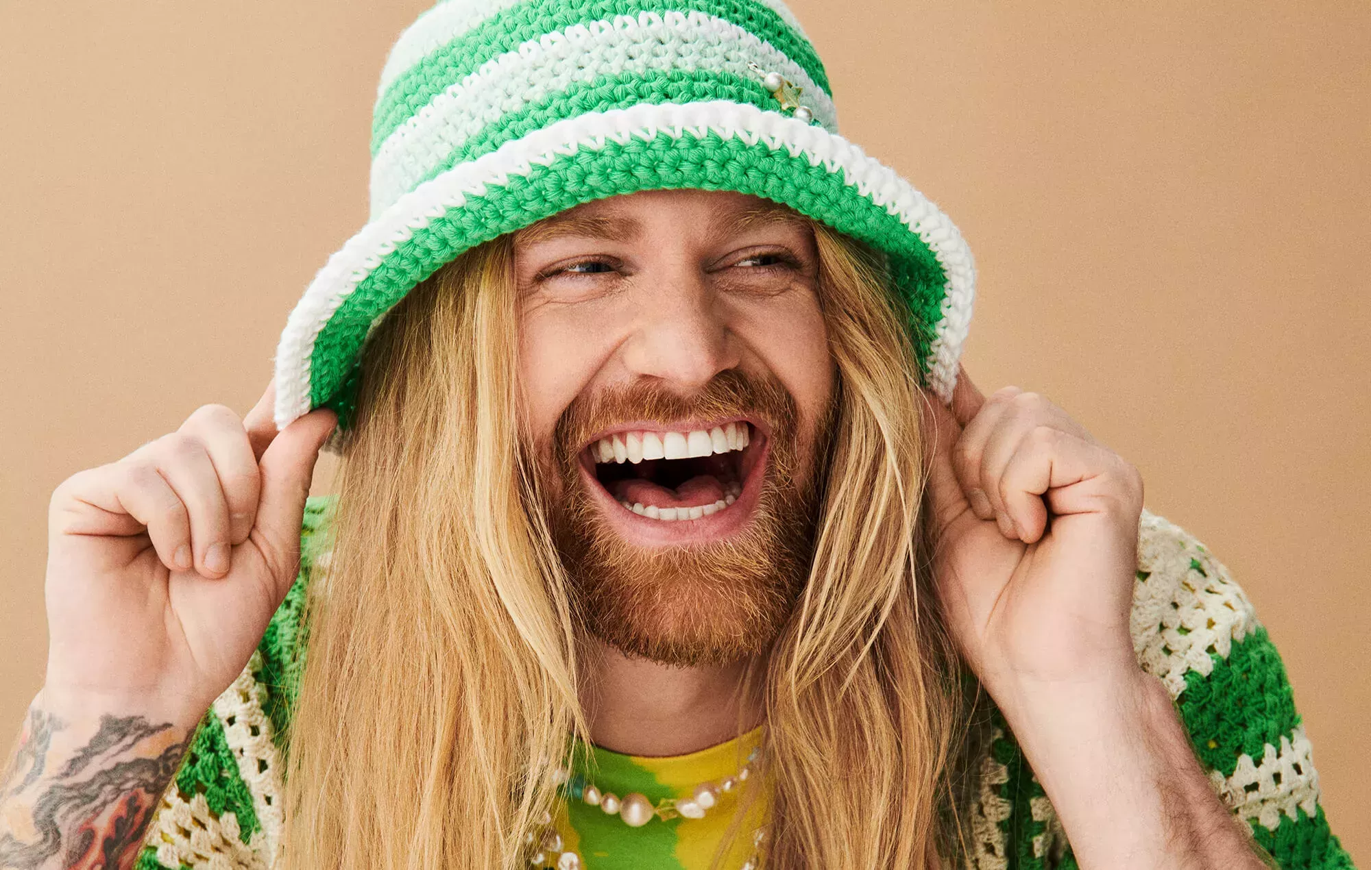 Sam Ryder dice que casi ahogarse en un accidente de surf le inspiró para triunfar en la música