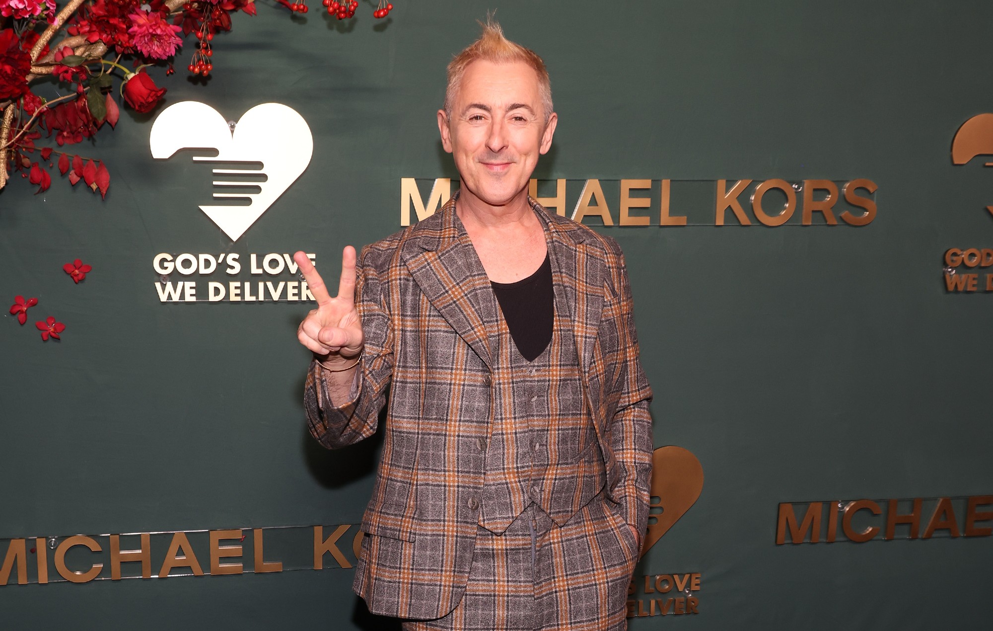 Alan Cumming devuelve la OBE por "toxicidad" del Imperio Británico