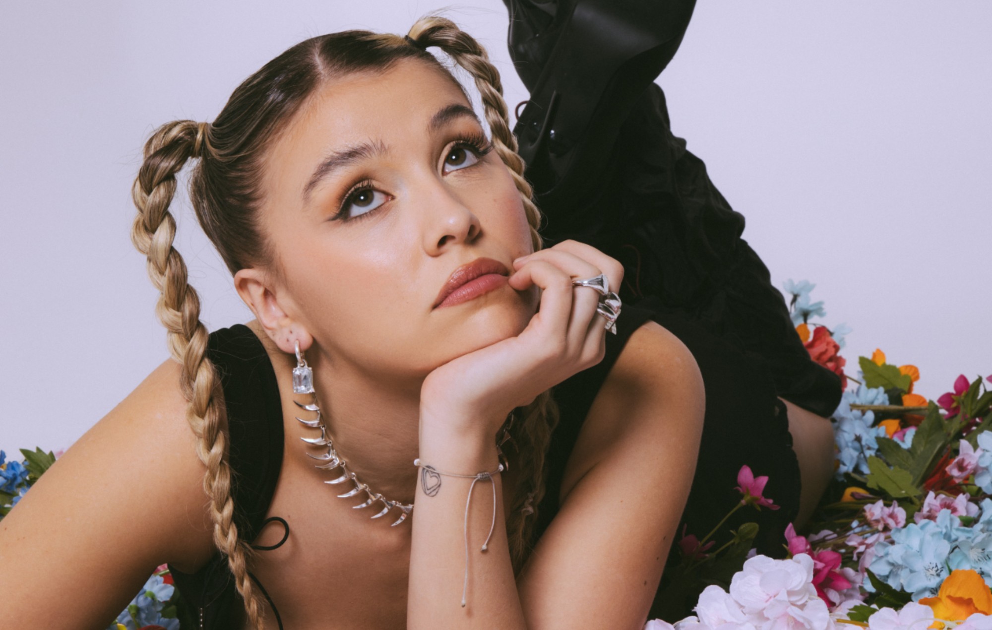 Caity Baser anuncia gira 2023 con un plan para que las entradas sean "asequibles para todos"