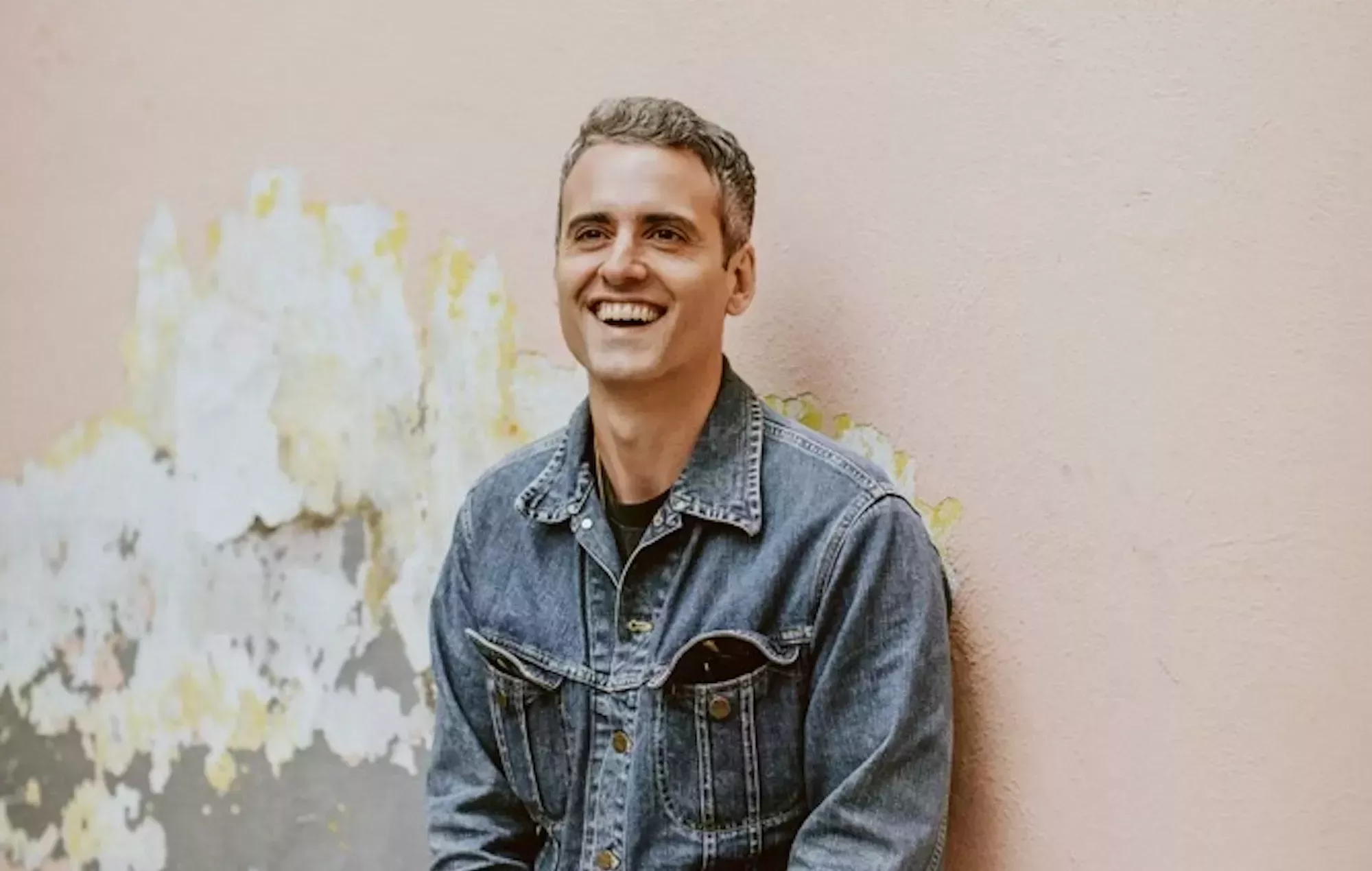 Freddie Cowan, de The Vaccines, anuncia su álbum de debut como Freddie Cowan & The Scenarios