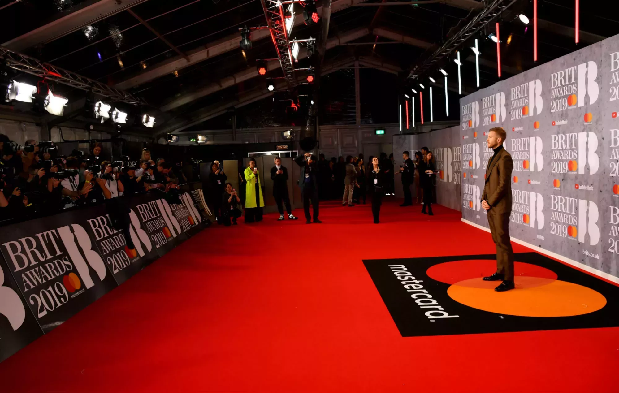 Los BRIT Awards reciben críticas por nominar sólo a hombres como Artista del Año