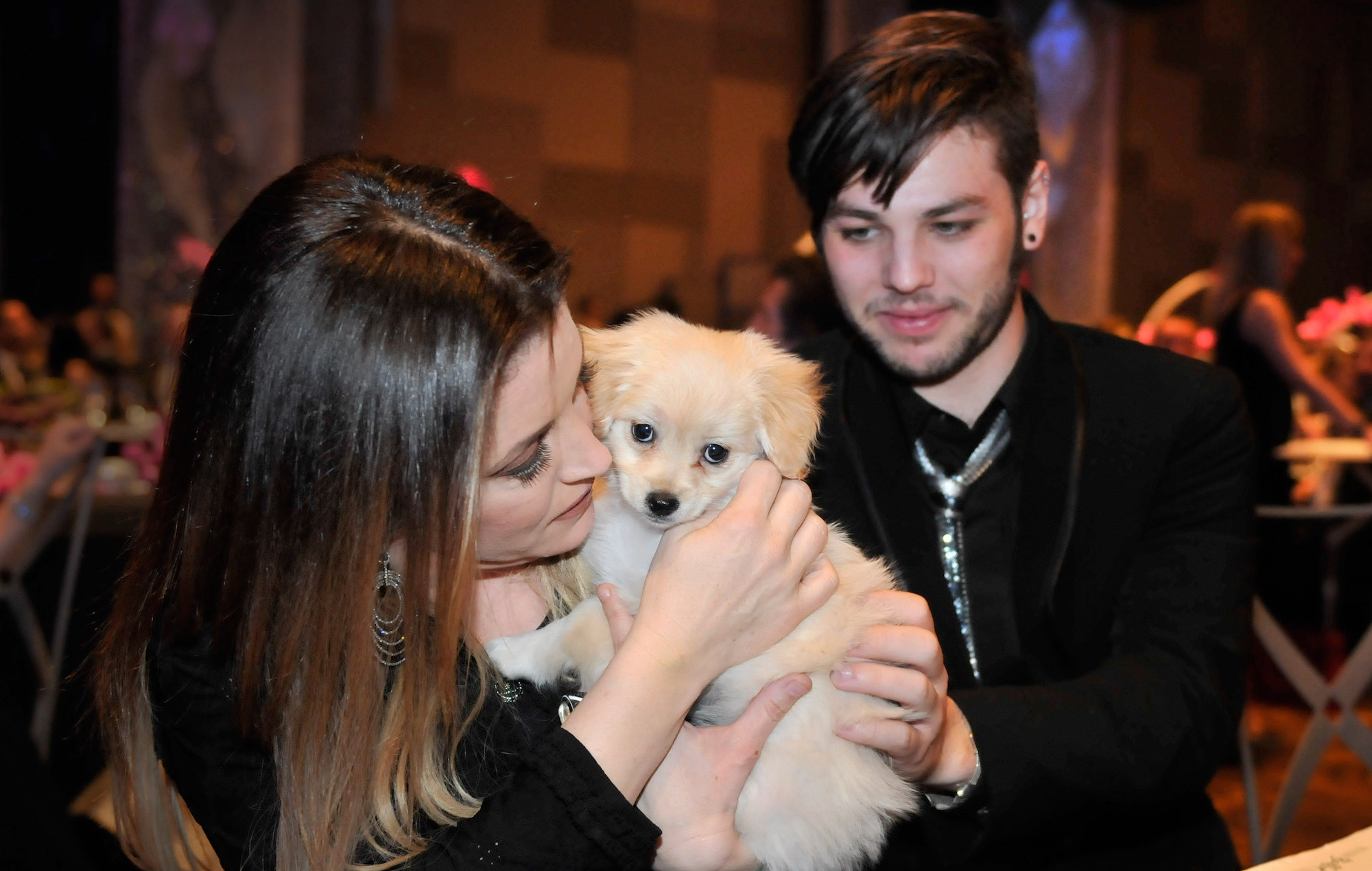 Navarone Garibaldi comparte un emotivo homenaje a su "hermana mayor" Lisa Marie Presley