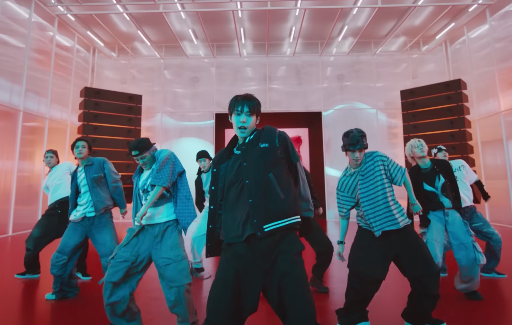 NCT 127 presenta un nuevo álbum y el videoclip de "Ay-Yo