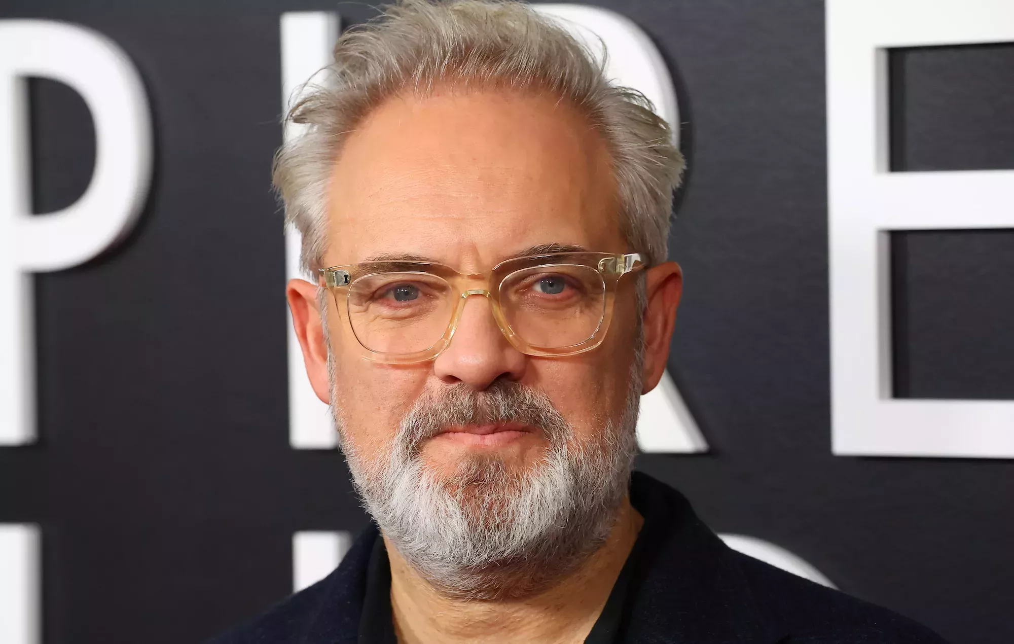 Sam Mendes dice que los premios de género neutro son 