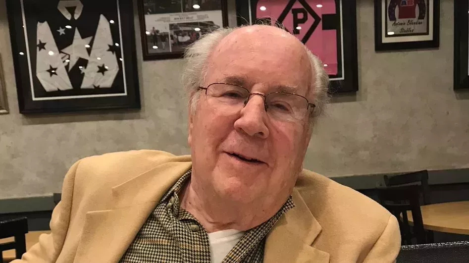 

	
		Stanley Mills, editor musical que popularizó el baile del pollo, muere a los 91 años
	
	