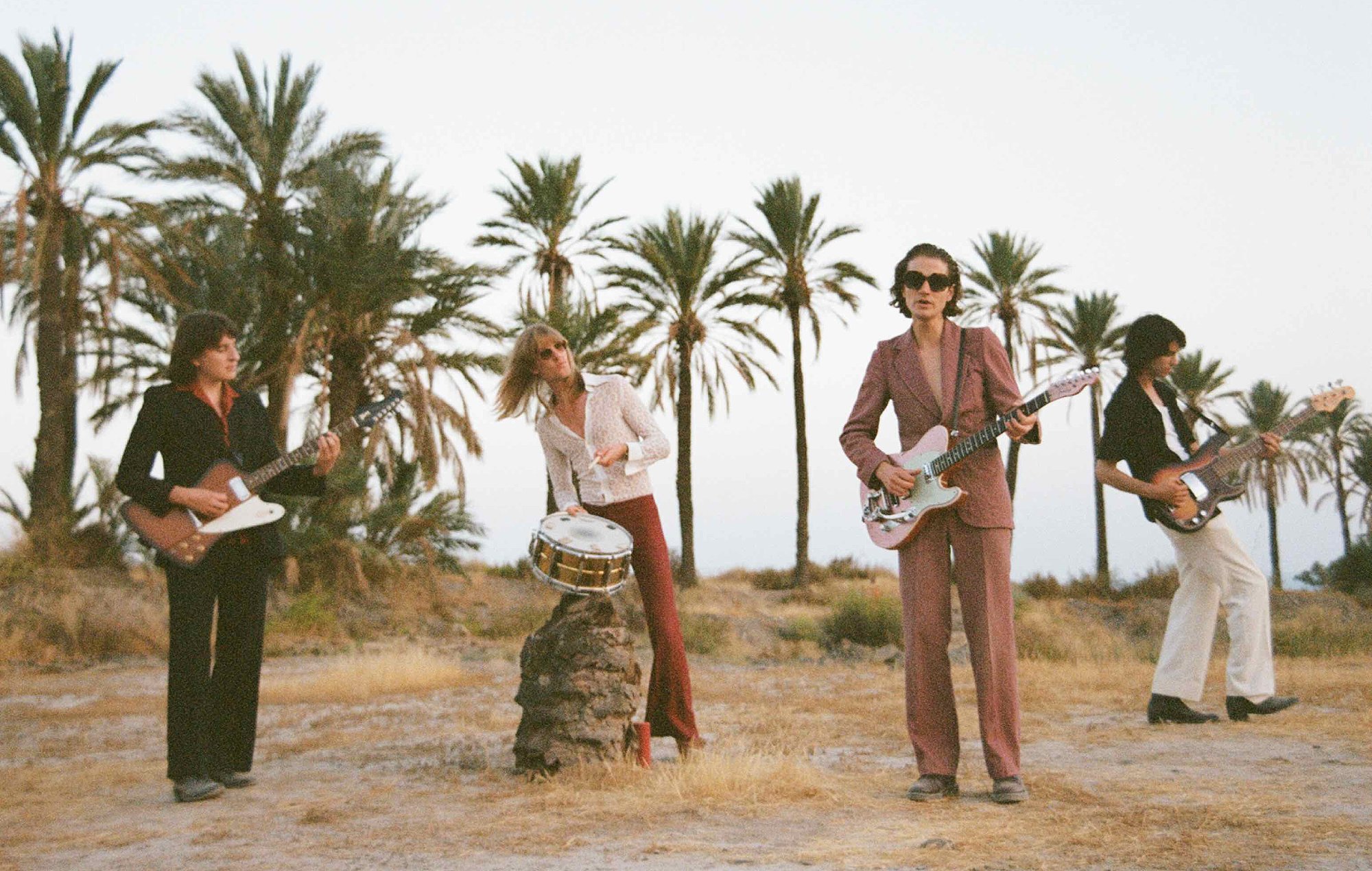 Temples anuncia su nuevo álbum "Exotico" y comparte su nuevo single "Gamma Rays".