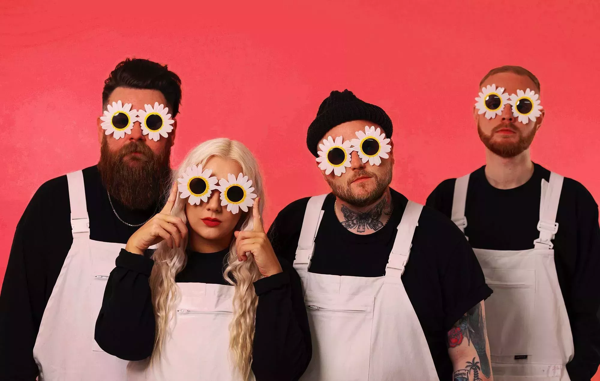 The Lottery Winners hablan de su nuevo álbum 'Anxiety Replacement Therapy' con Shaun Ryder, Boy George y Frank Turner