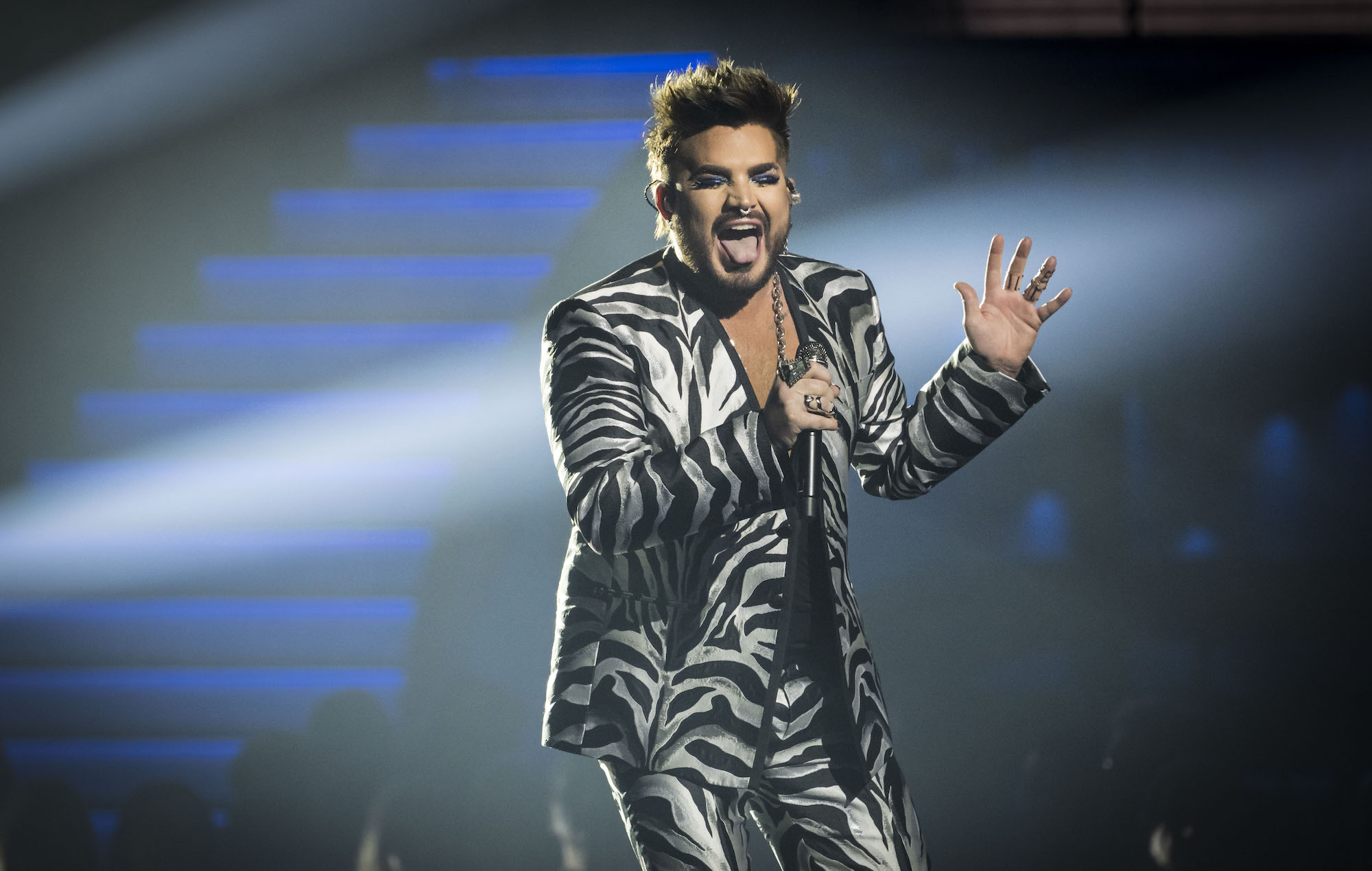 Adam Lambert anuncia actuaciones especiales en Londres y Colonia