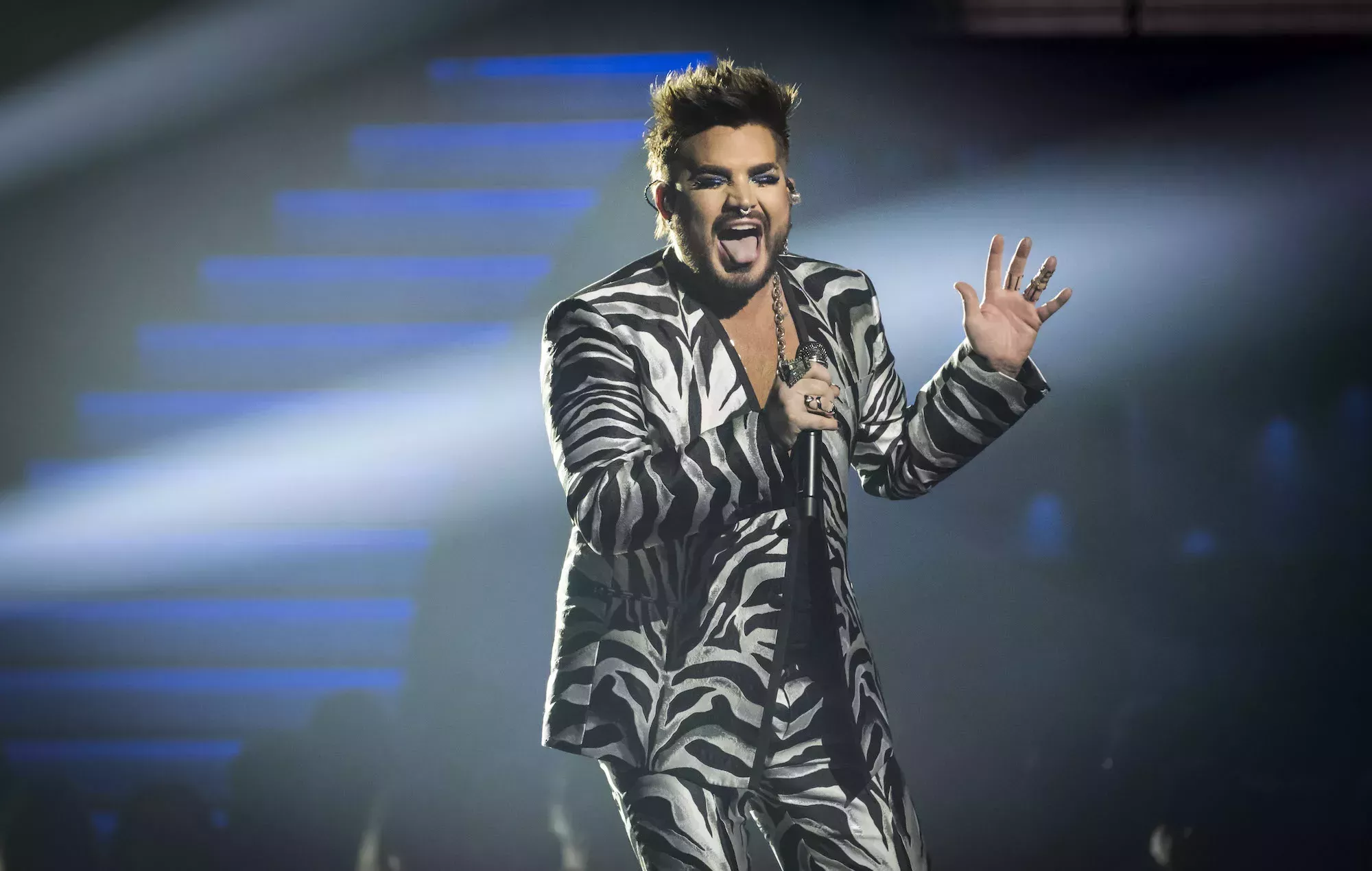 Adam Lambert anuncia actuaciones especiales en Londres y Colonia