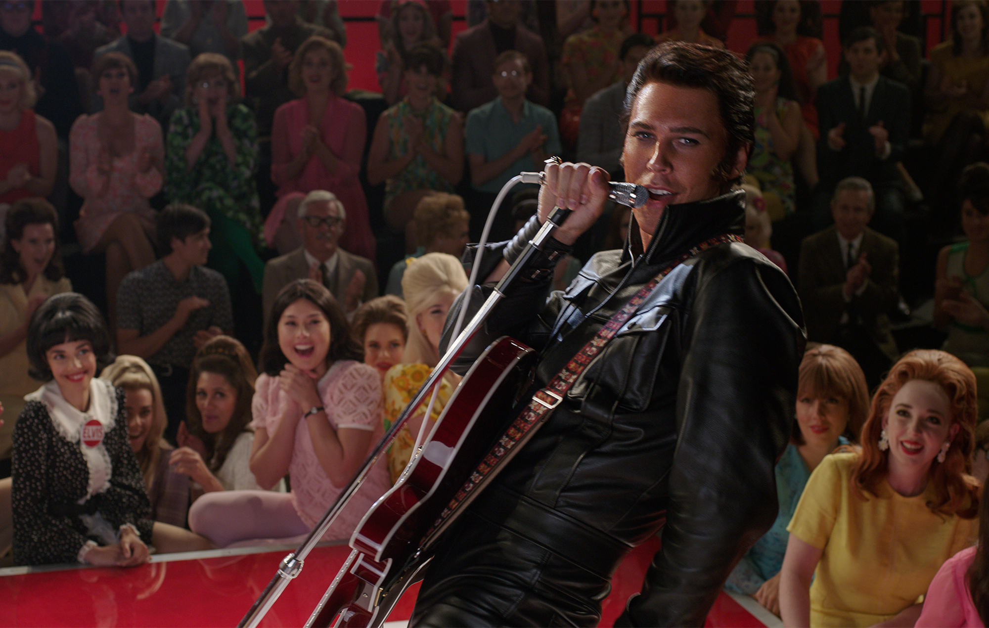 Austin Butler dice que "probablemente dañó" sus cuerdas vocales en 'Elvis'