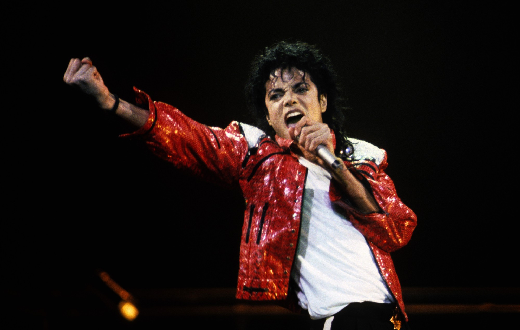El director de 'Leaving Neverland' dice que el biopic de Michael Jackson "glorificará a un hombre que violó a niños"
