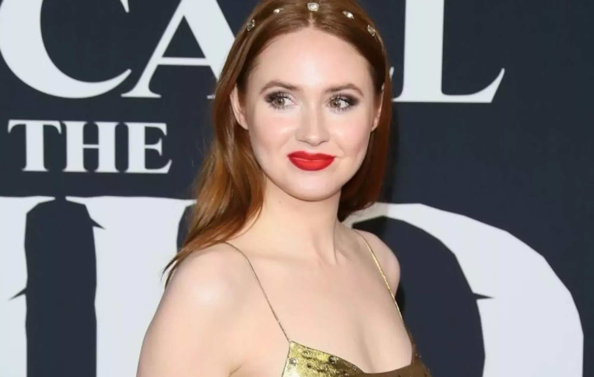 Karen Gillan se disculpa por su 