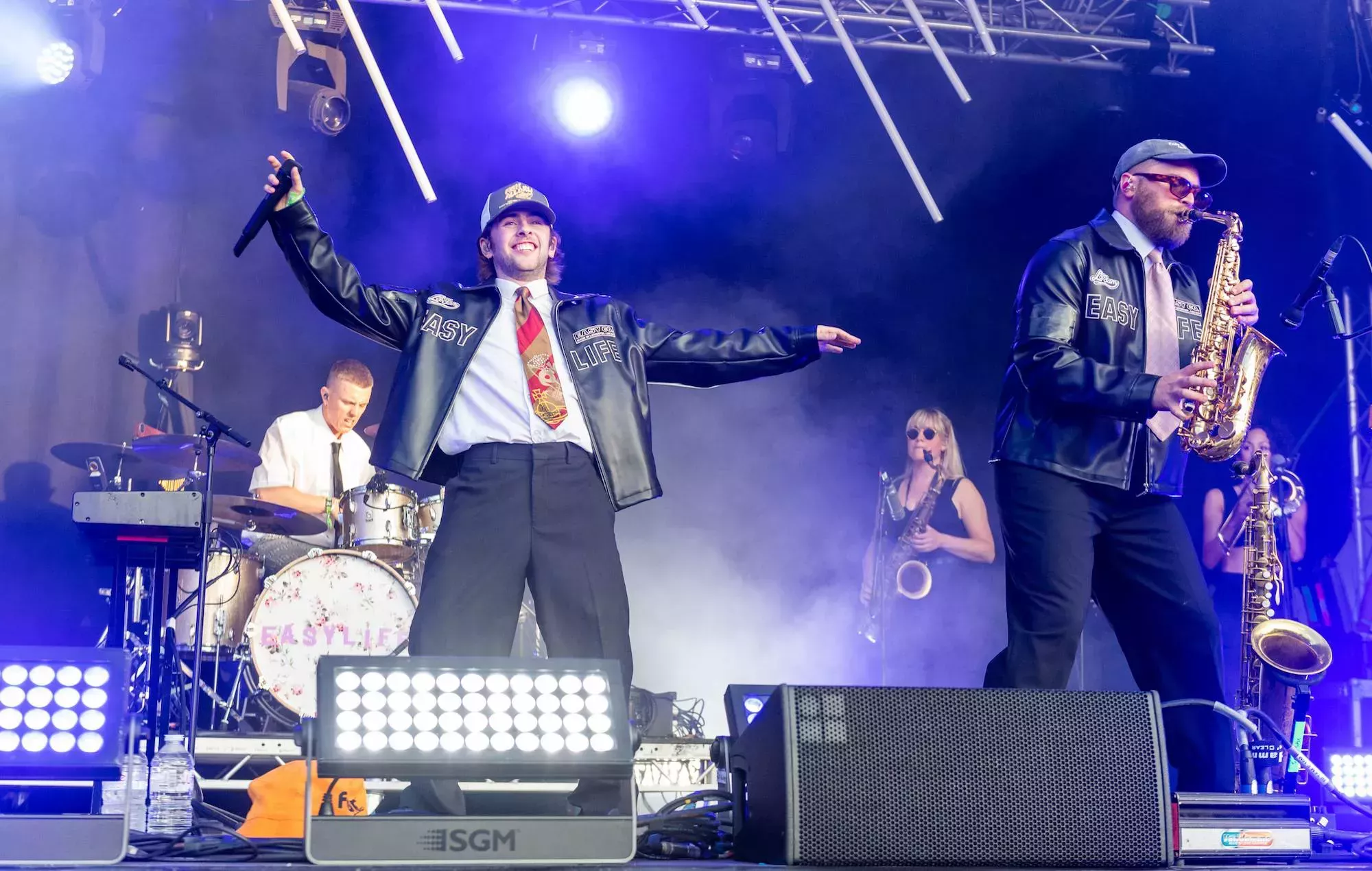 Los artistas dicen que el aumento del 260% en el coste de los visados de EE.UU. hará imposible las giras, pero tú puedes ayudarles