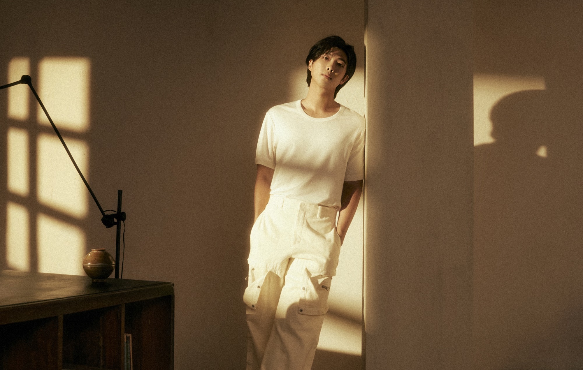 RM de BTS lanza el vídeo musical de "Closer" con escenas de "Decision To Leave" de Park Chan-wook