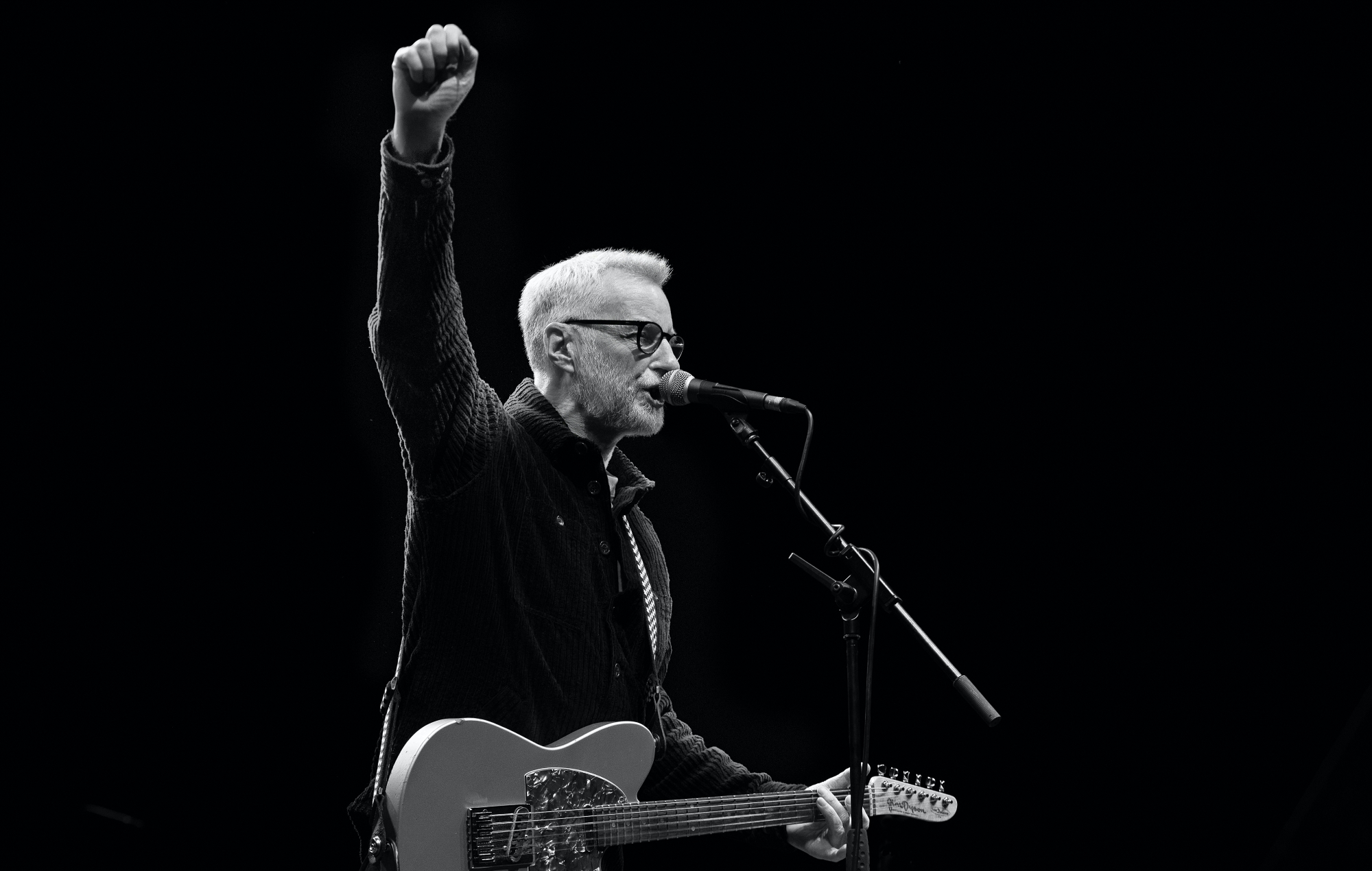 Billy Bragg anuncia una gira por el Reino Unido e Irlanda con motivo de su 40 aniversario