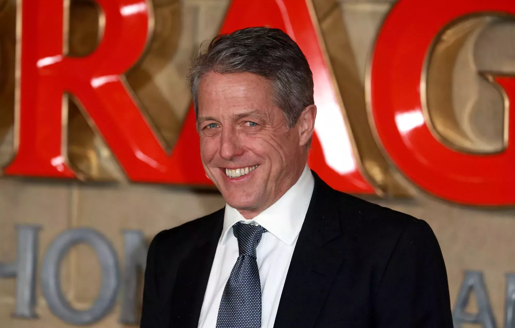 Hugh Grant dice que los platós de cine son 
