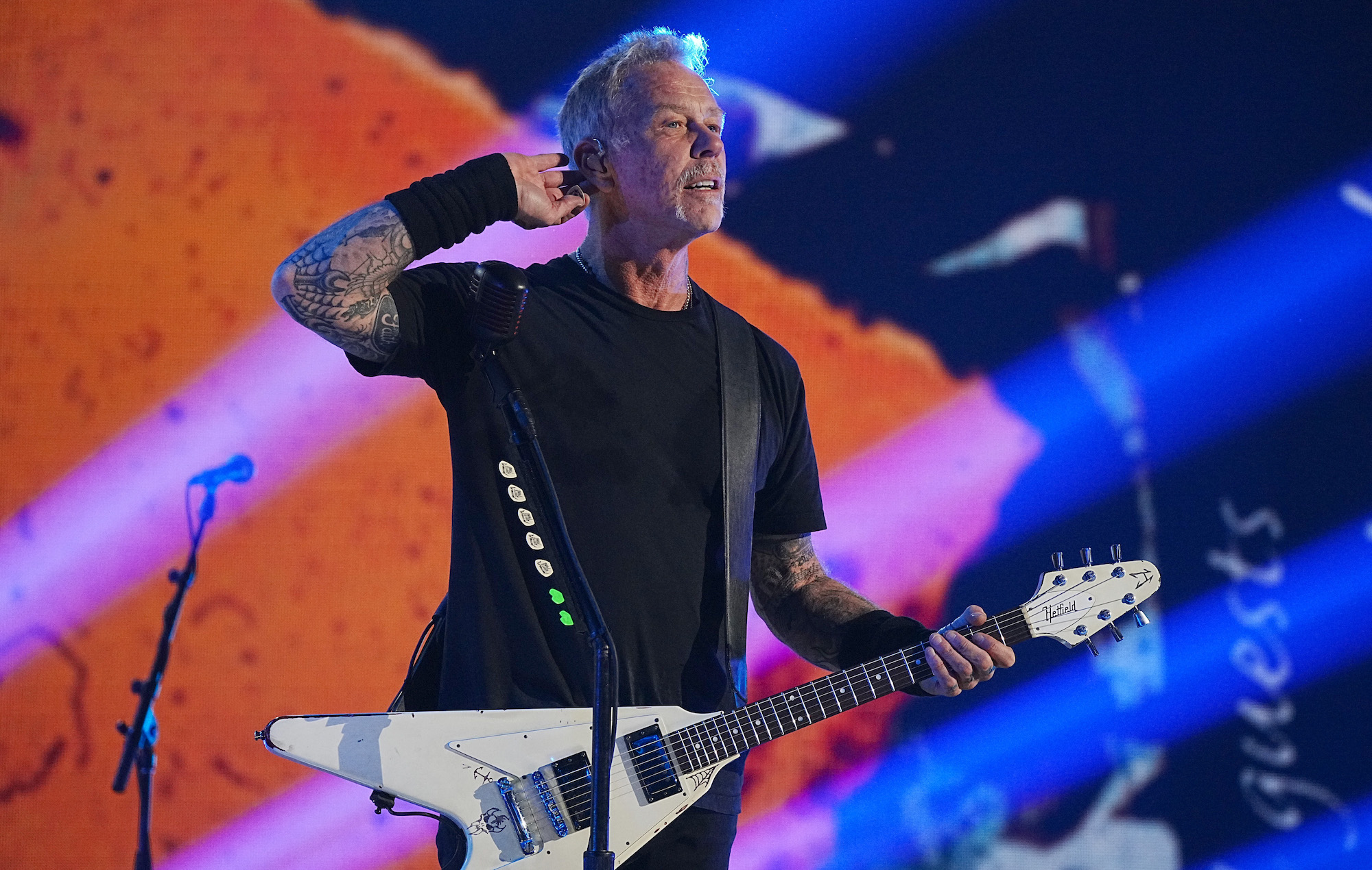 James Hetfield, de Metallica, protagonizará un nuevo thriller del Oeste junto a Peter Dinklage