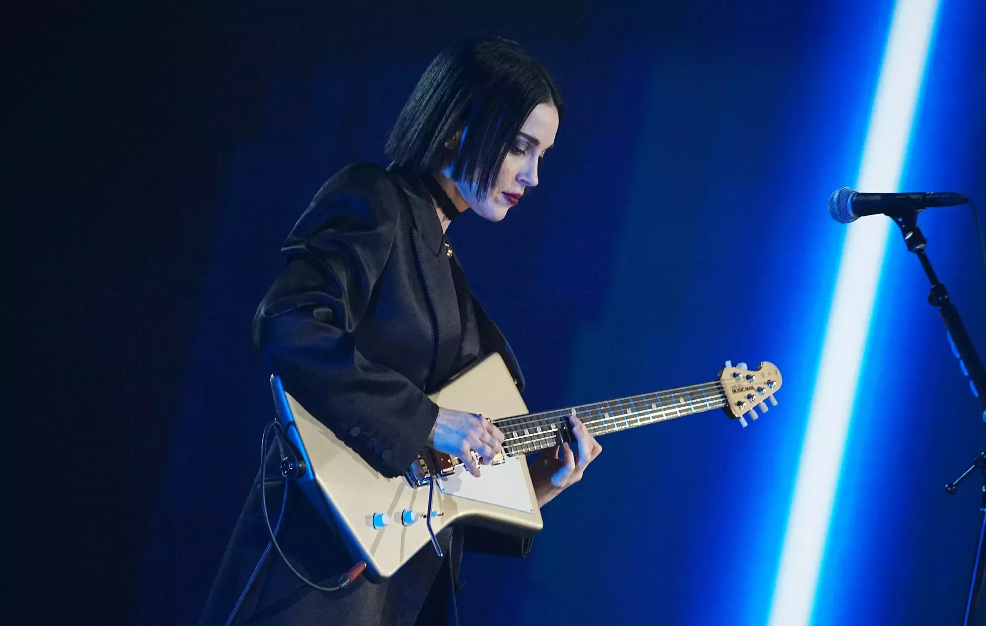 Mira la inquietante versión de St. Vincent y The Roots de 'Glory Box' de Portishead
