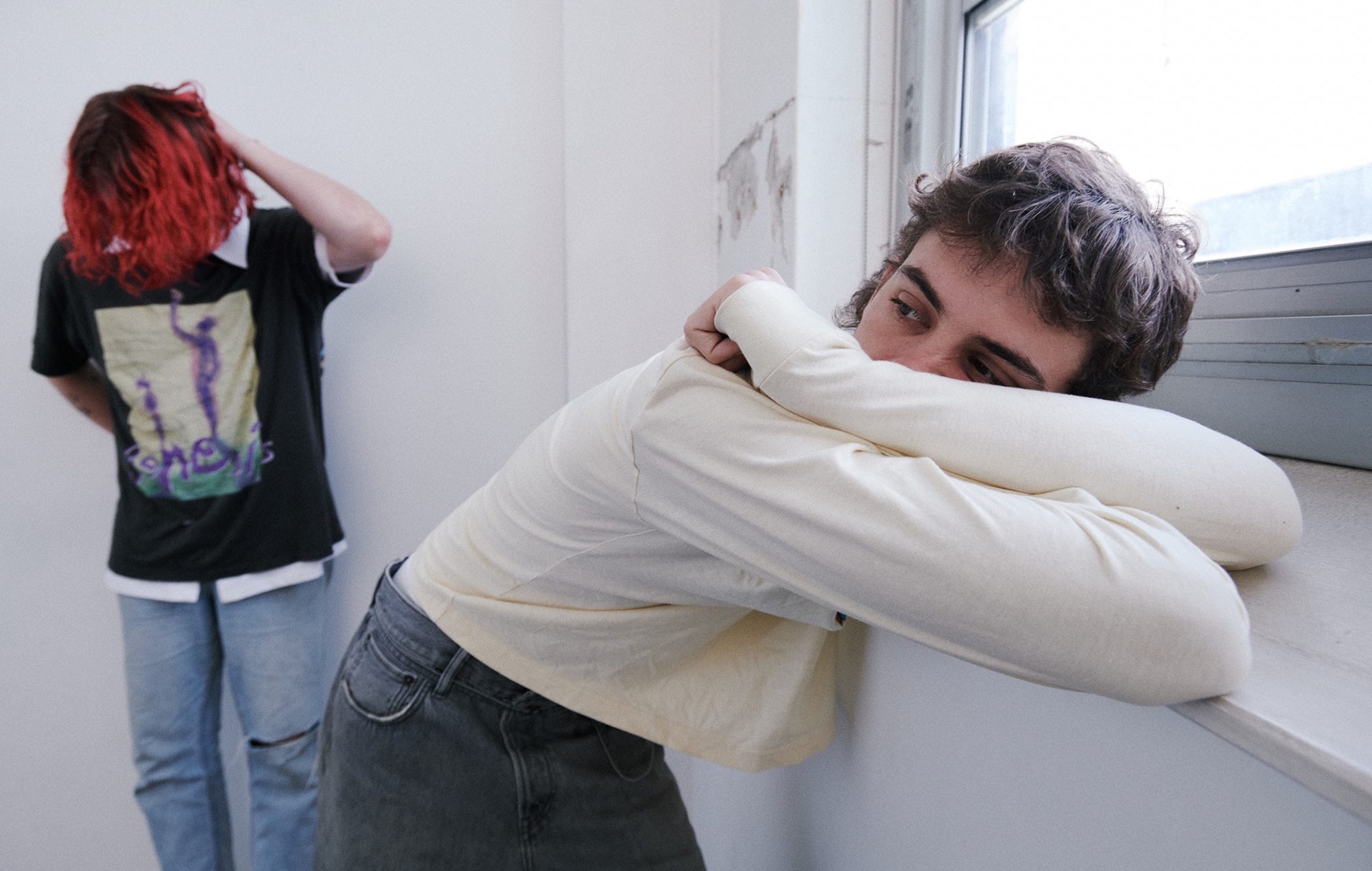 Royel Otis comparte su nuevo single, "Sofa King